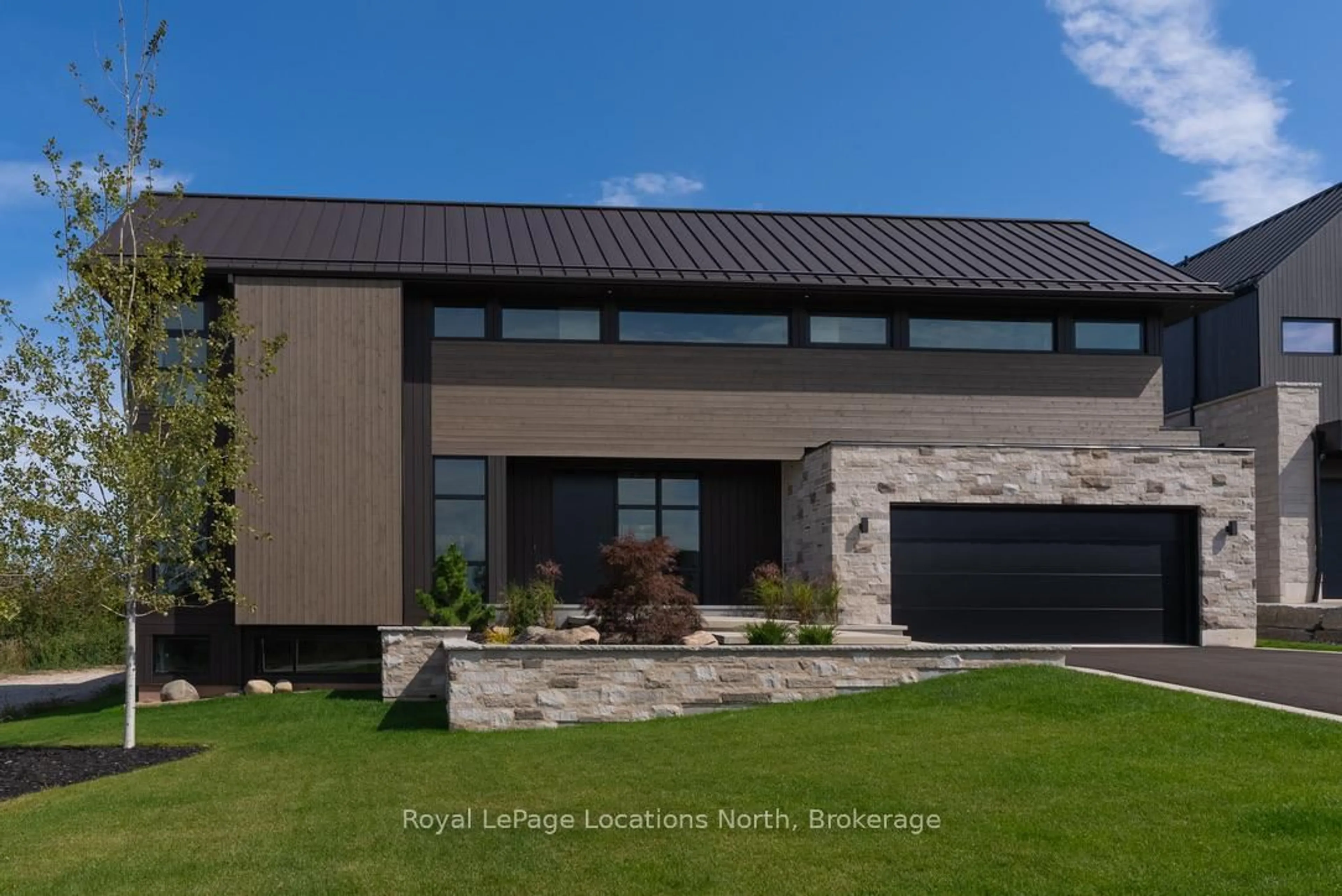 Home with brick exterior material, street for 104 Maryward Cres, Blue Mountains Ontario N0H 1J0