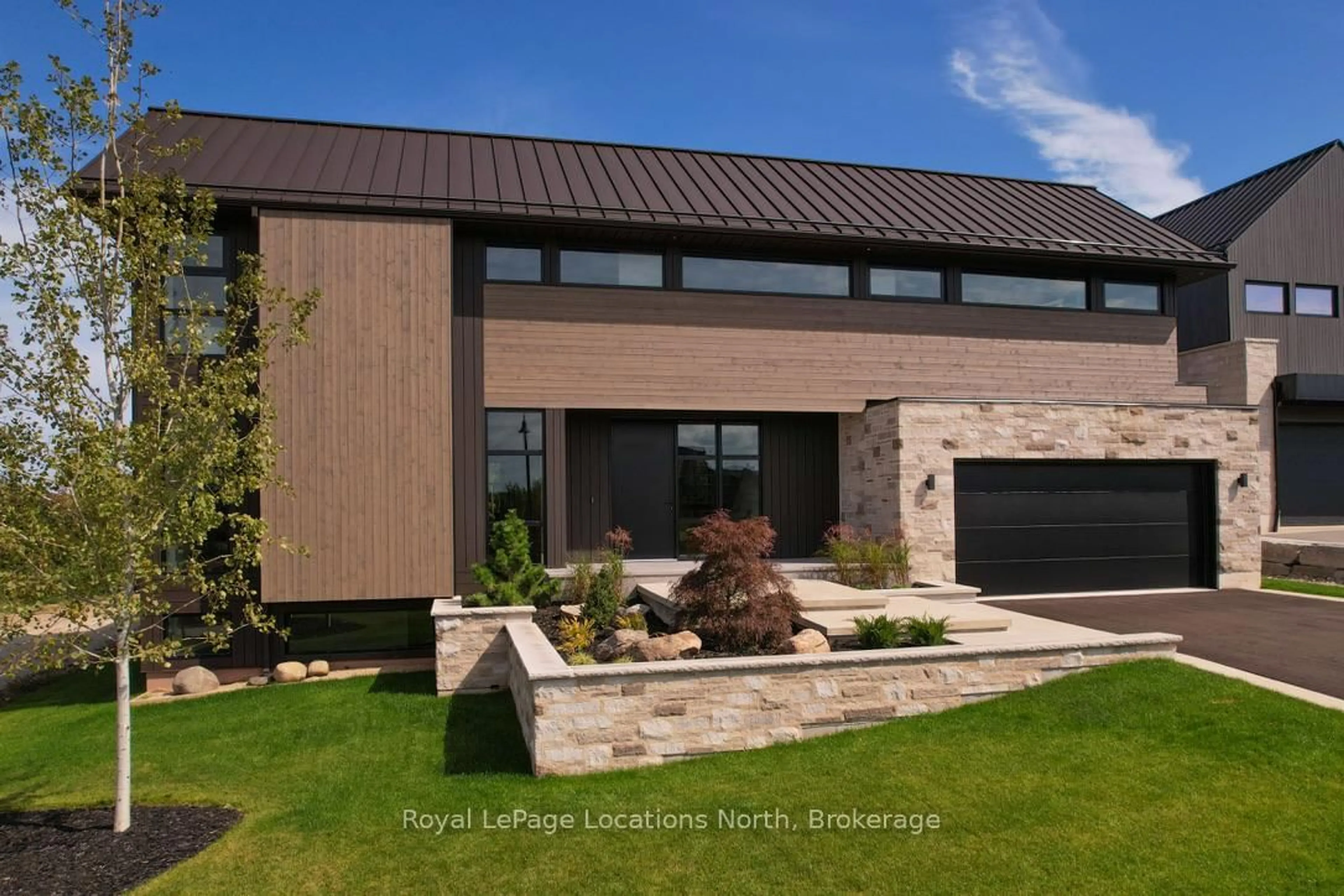 Home with brick exterior material, street for 104 Maryward Cres, Blue Mountains Ontario N0H 1J0