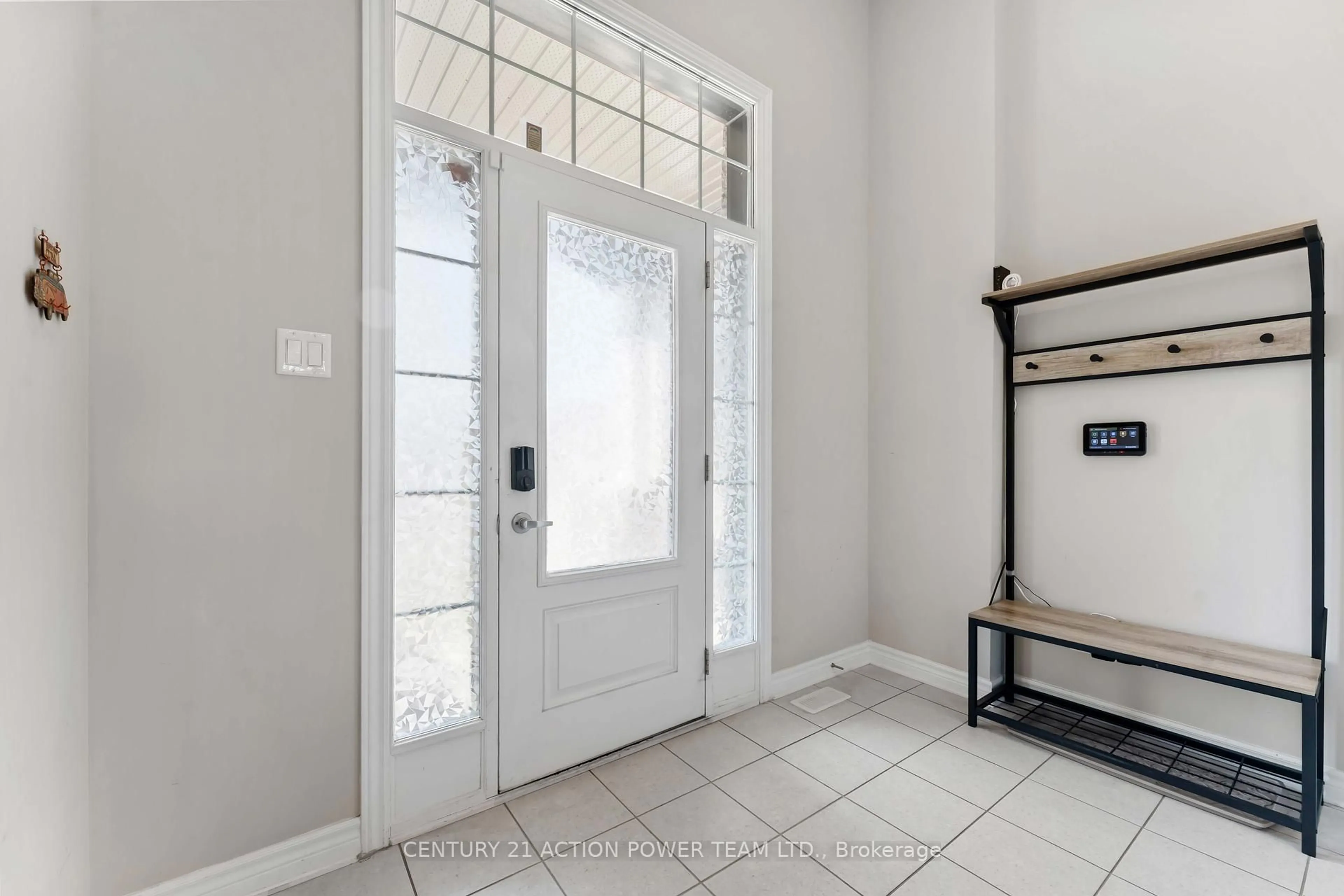 Indoor entryway for 54 Malachigan Cres, Orleans Ontario K4A 1G6