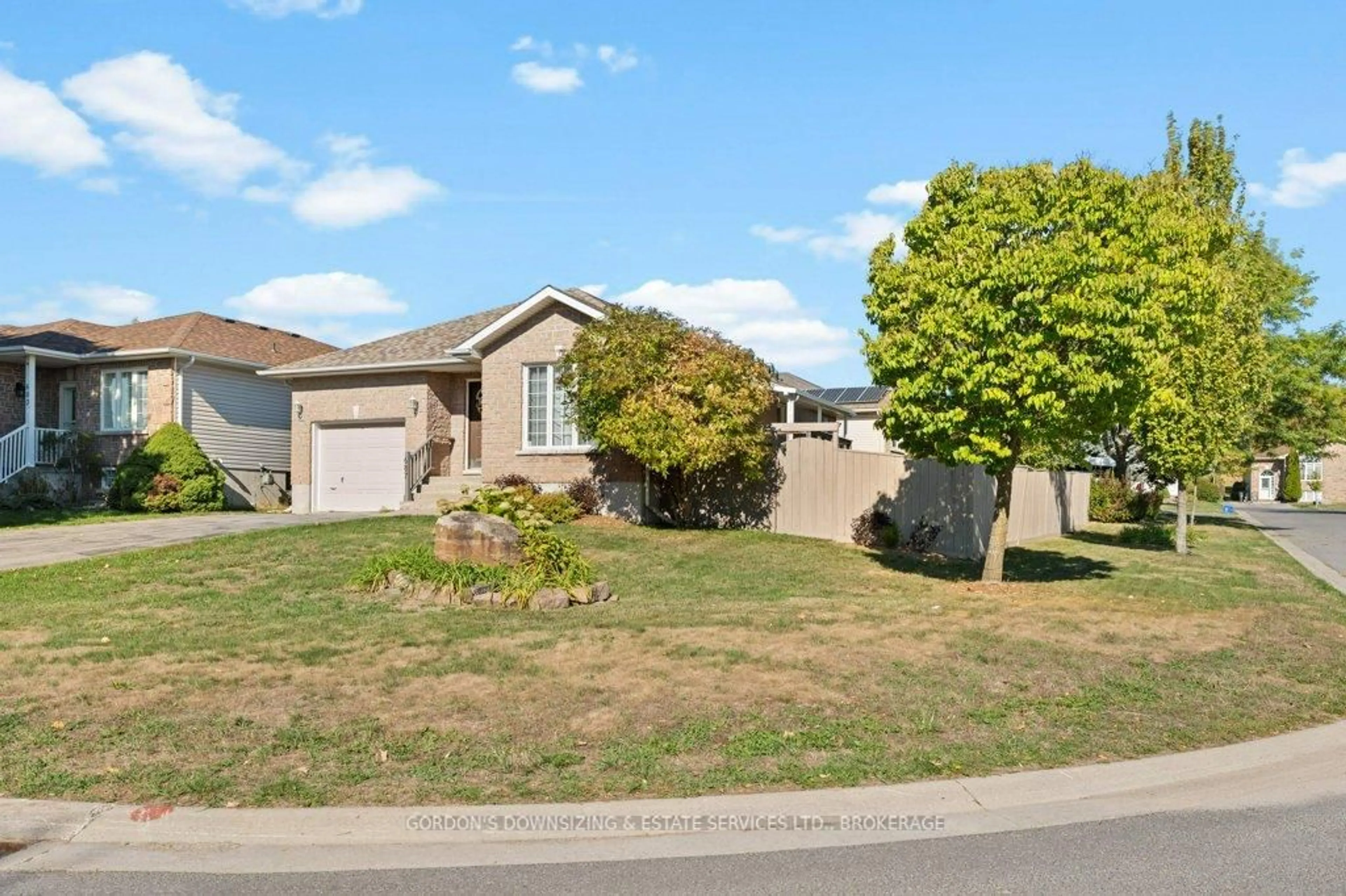 A pic from outside/outdoor area/front of a property/back of a property/a pic from drone, street for 687 Arbour Cres, Kingston Ontario K7M 8Y1