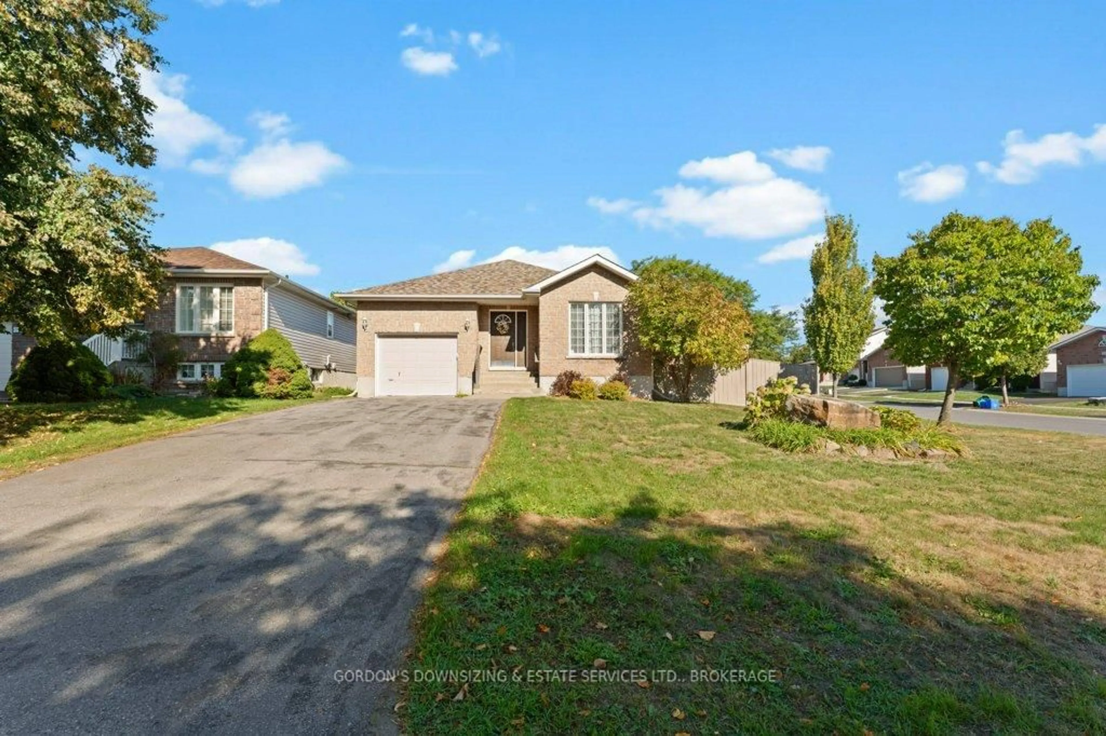 A pic from outside/outdoor area/front of a property/back of a property/a pic from drone, street for 687 Arbour Cres, Kingston Ontario K7M 8Y1