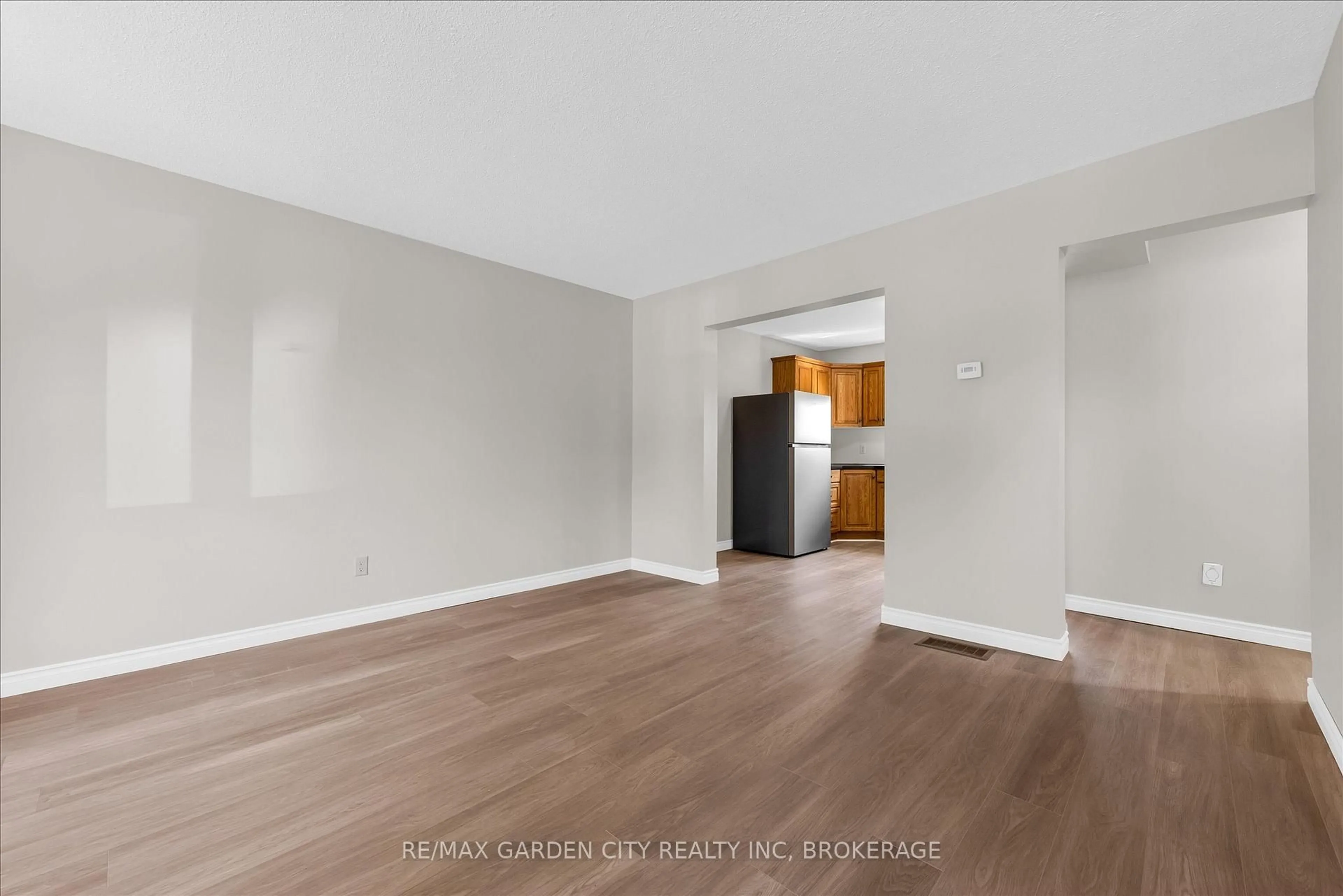 A pic of a room for 196 St Augustine Dr, St. Catharines Ontario L2P 3L5