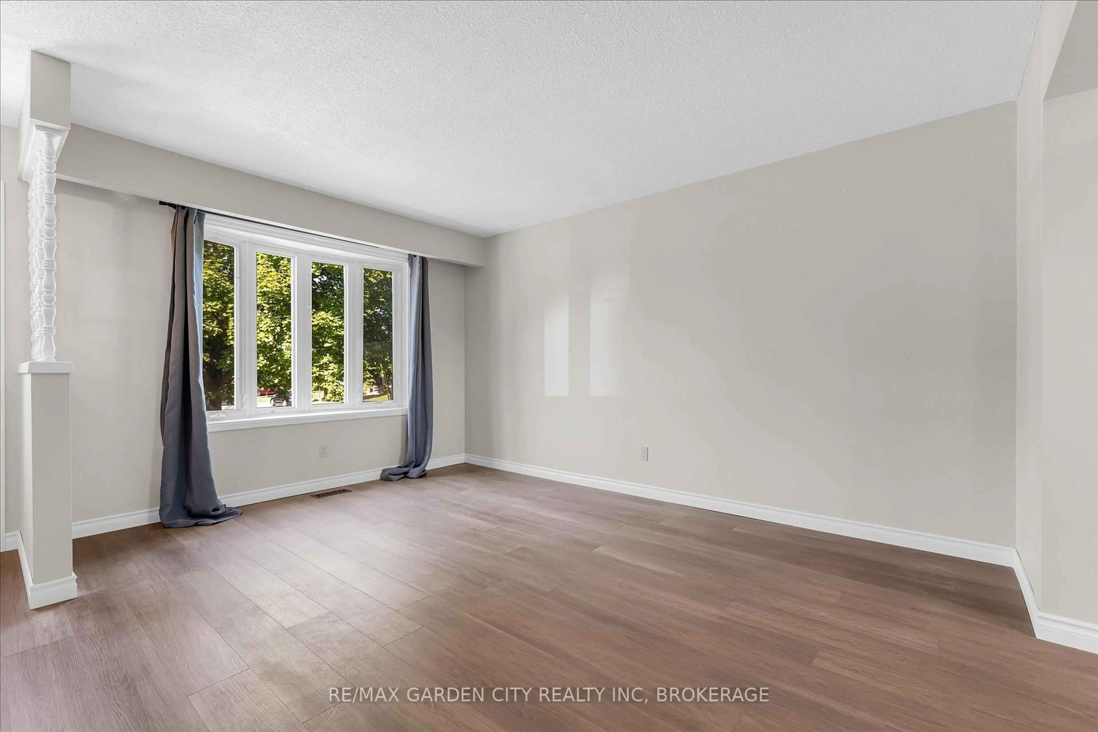 A pic of a room for 196 St Augustine Dr, St. Catharines Ontario L2P 3L5