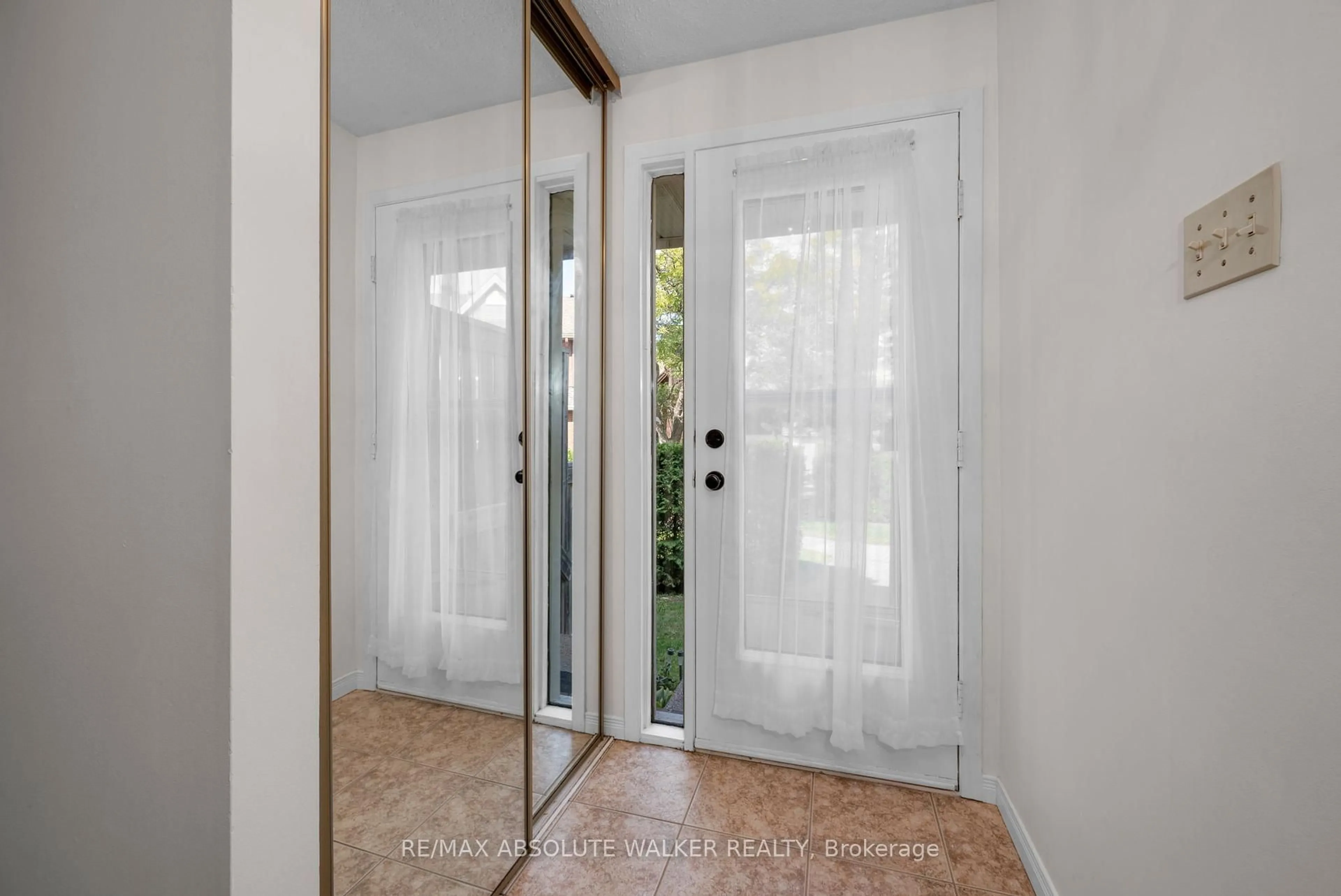 Indoor entryway for 500 Canteval Terr #108, Orleans Ontario K4A 2C8