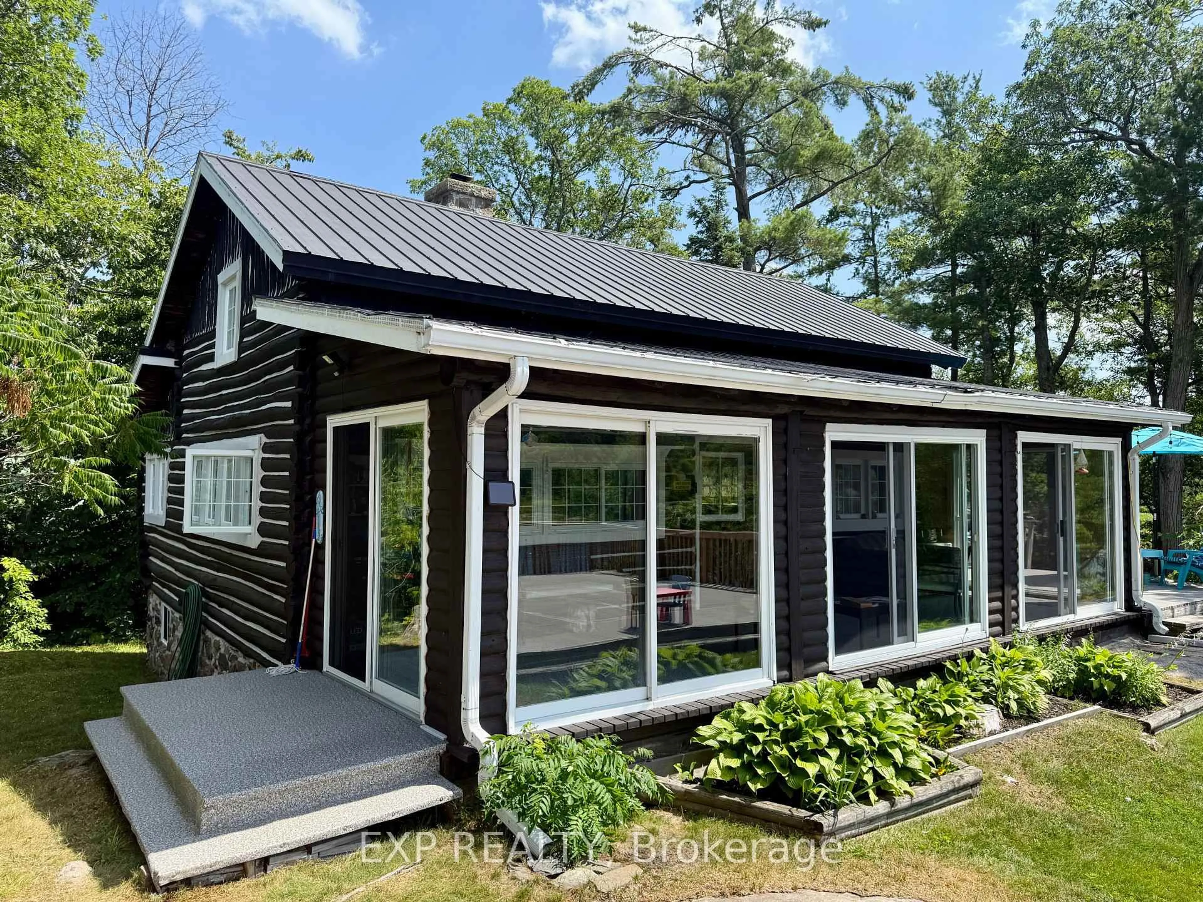 Home with vinyl exterior material, unknown for 2 Island 860, Georgian Bay Ontario L0K 1S0