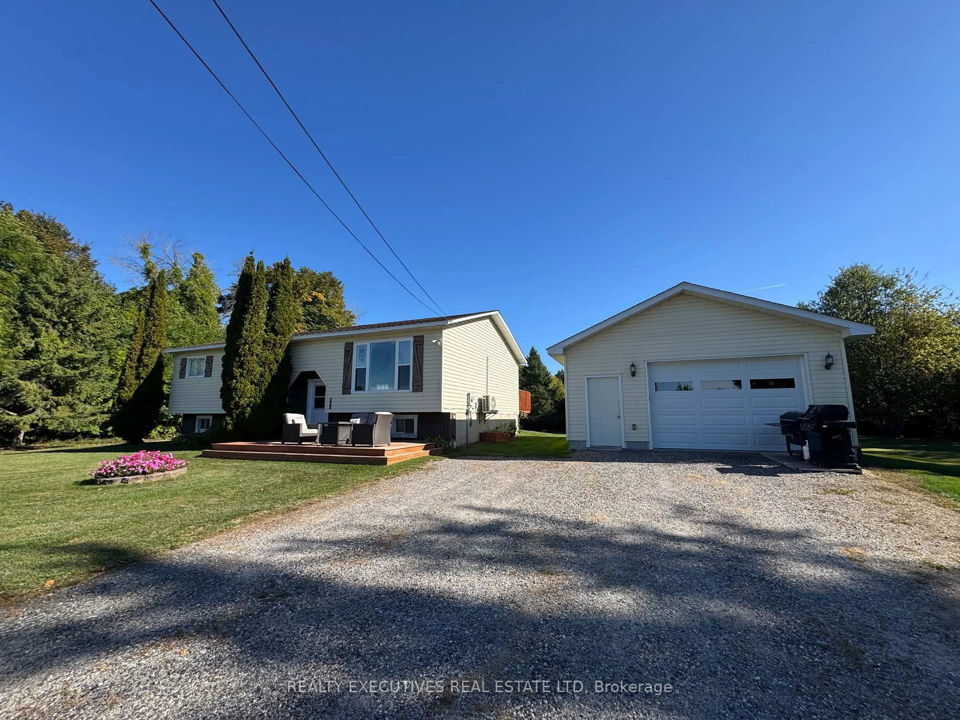 A pic from outside/outdoor area/front of a property/back of a property/a pic from drone, unknown for 166 Best Rd, Smiths Falls Ontario K7A 4S4