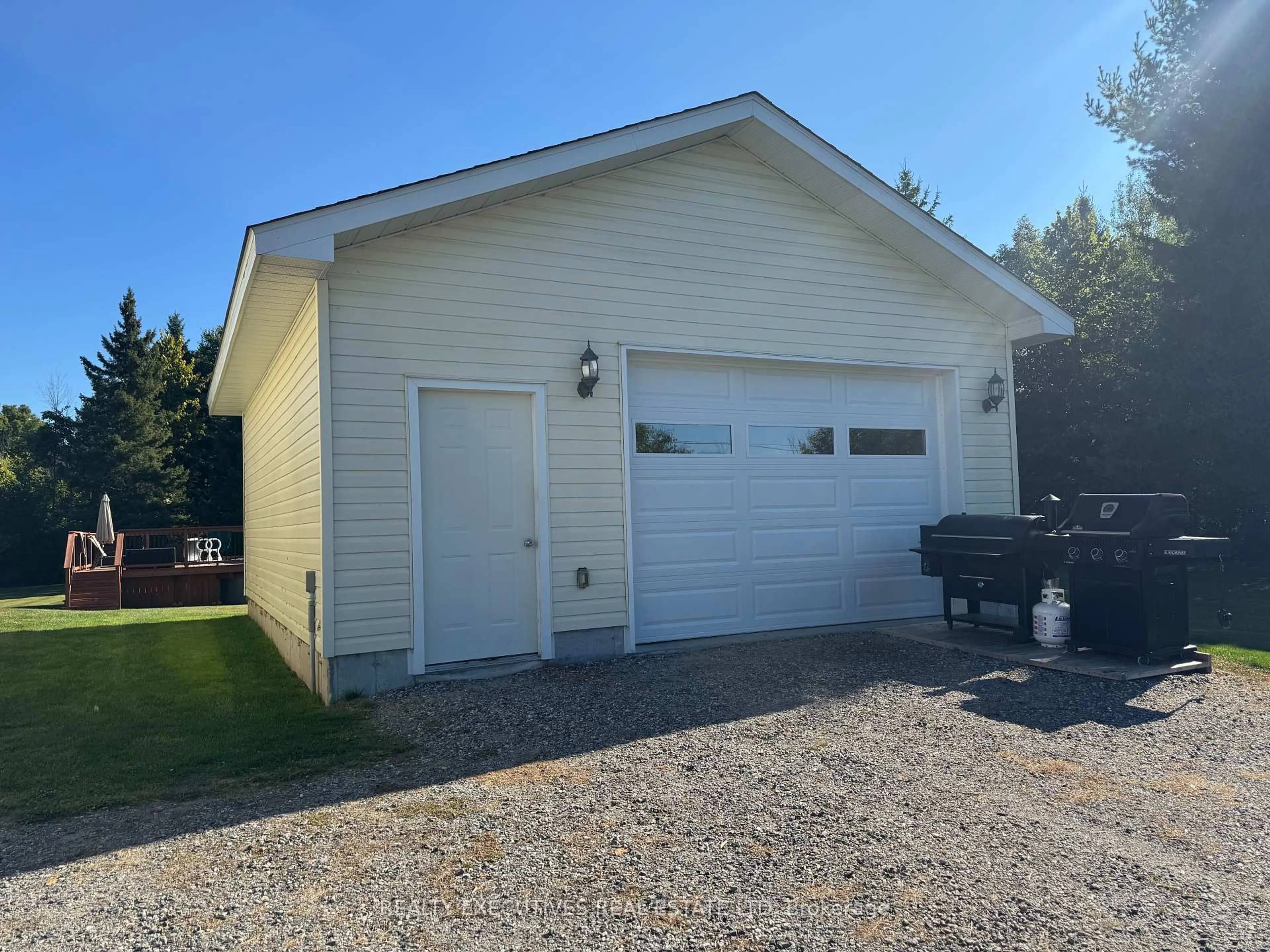 Home with vinyl exterior material, street for 166 Best Rd, Smiths Falls Ontario K7A 4S4