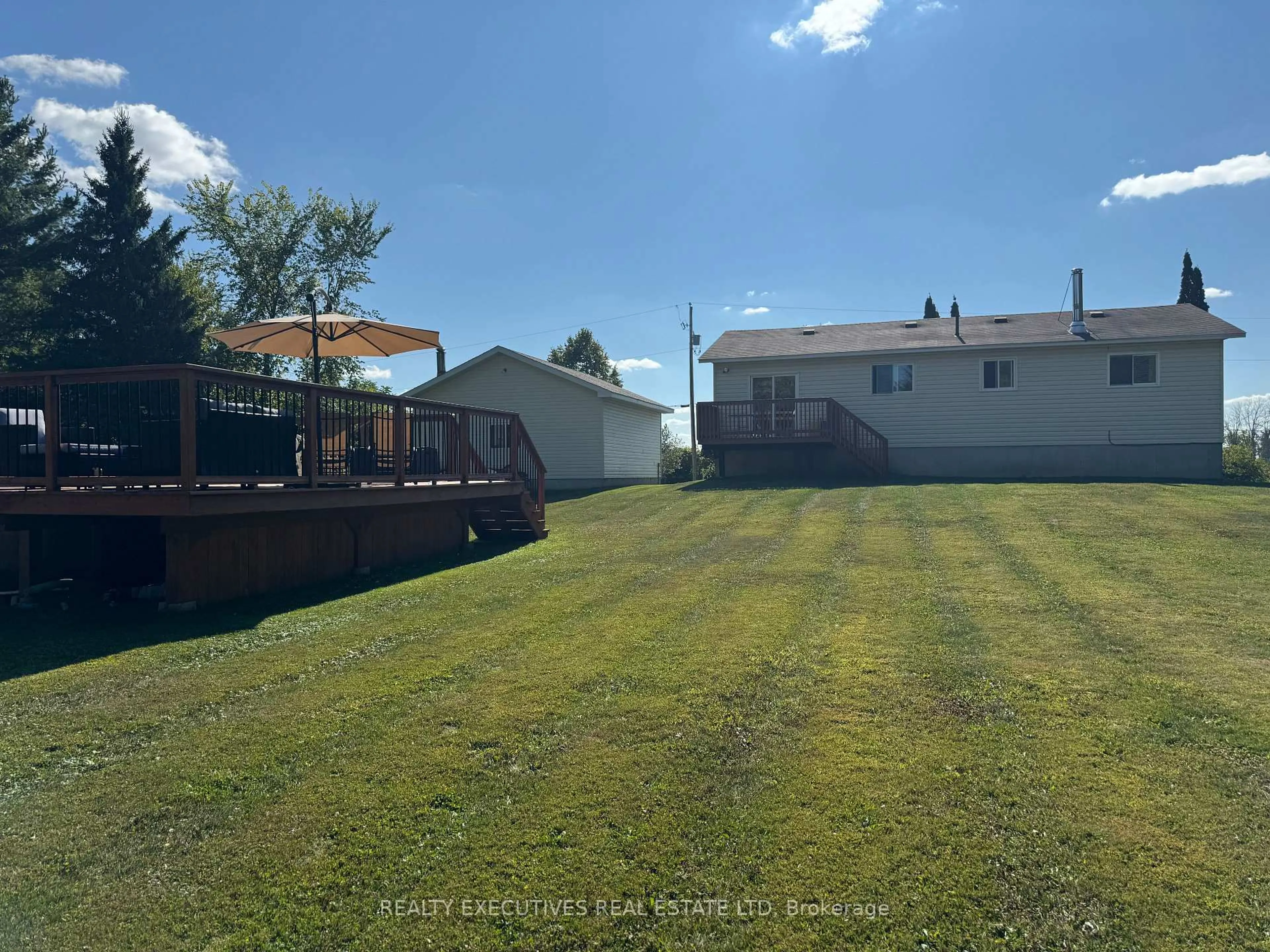 A pic from outside/outdoor area/front of a property/back of a property/a pic from drone, water/lake/river/ocean view for 166 Best Rd, Smiths Falls Ontario K7A 4S4