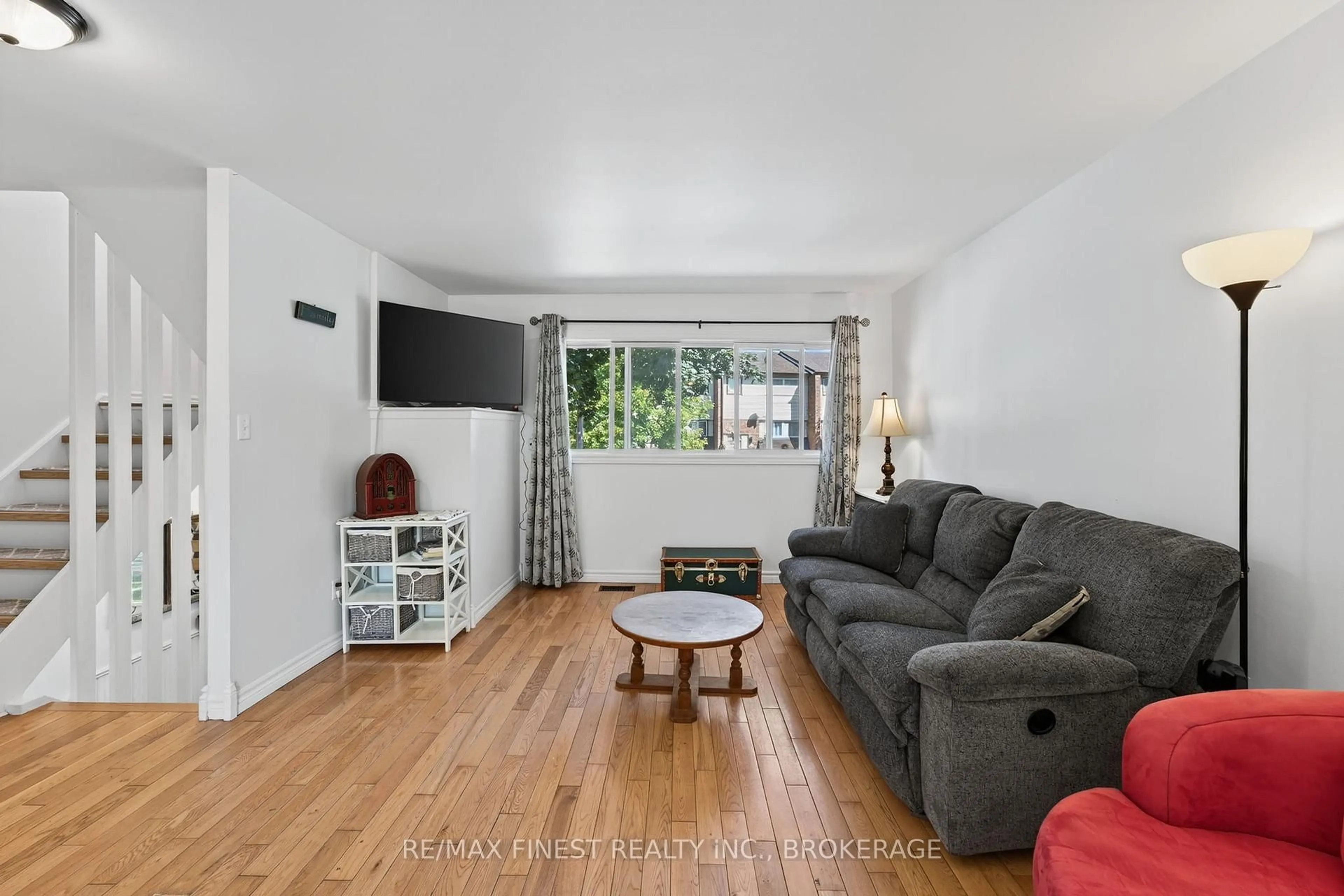 Living room with furniture, unknown for 25 Meadow Lane, Greater Napanee Ontario K7R 3R8
