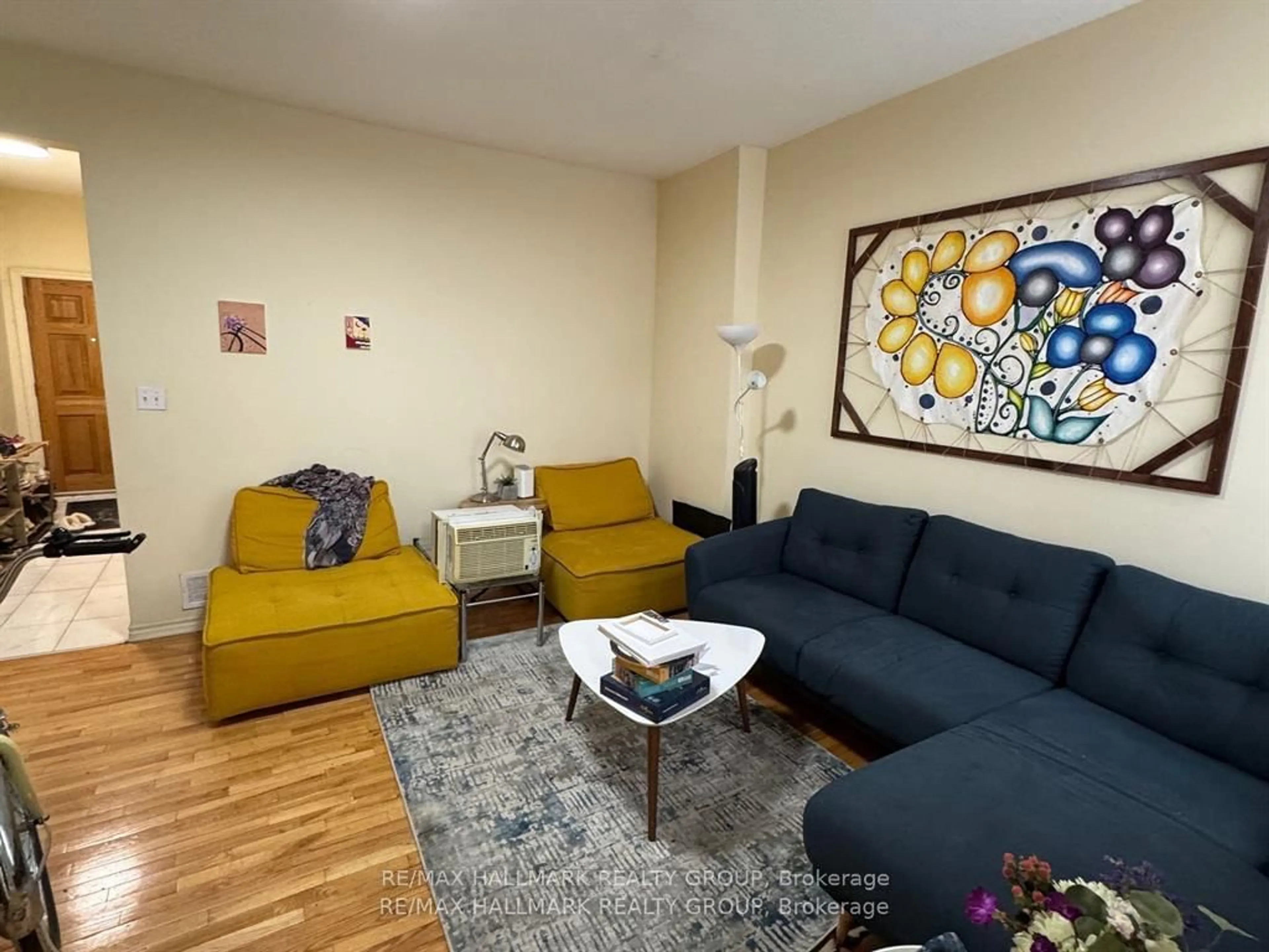 Living room with furniture, unknown for 480 Cumberland St, Ottawa Ontario K1N 7J9