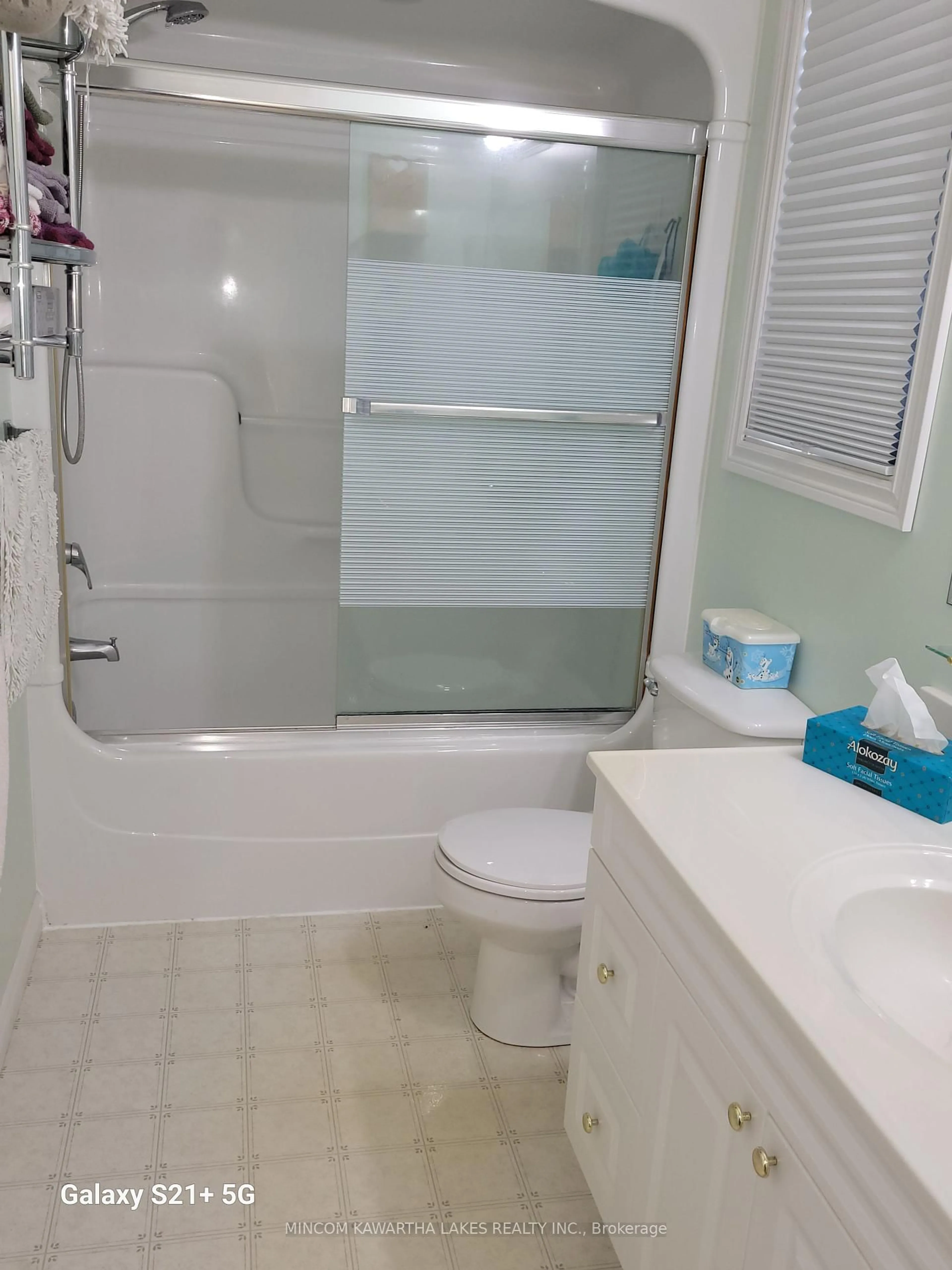 Standard bathroom, ceramic/tile floor for 1974 Selwyn Rd, Selwyn Ontario K0L 2H0