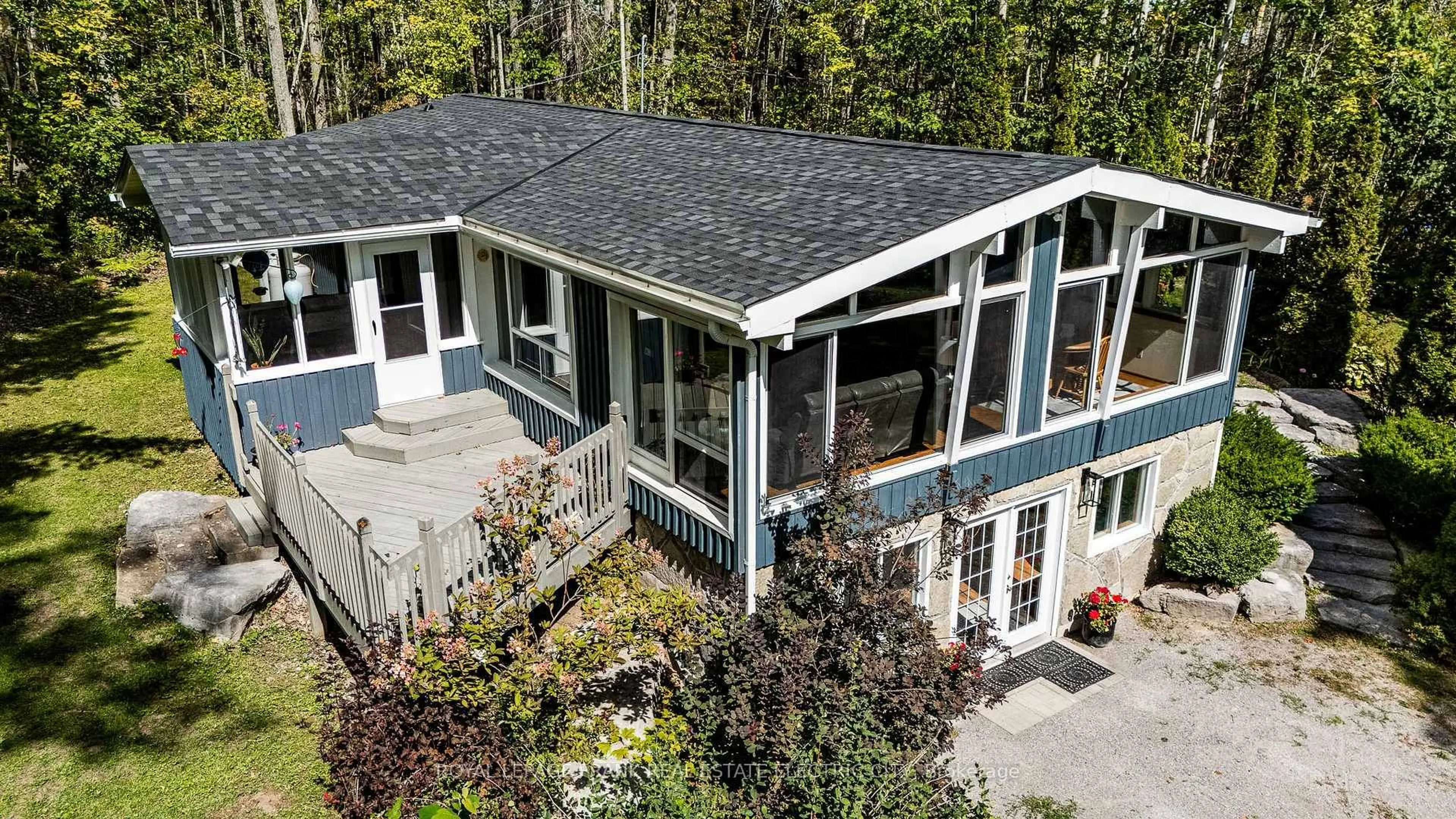 Home with vinyl exterior material, unknown for 2886 County Road 36 Rd, Trent Lakes Ontario K0L 1J0