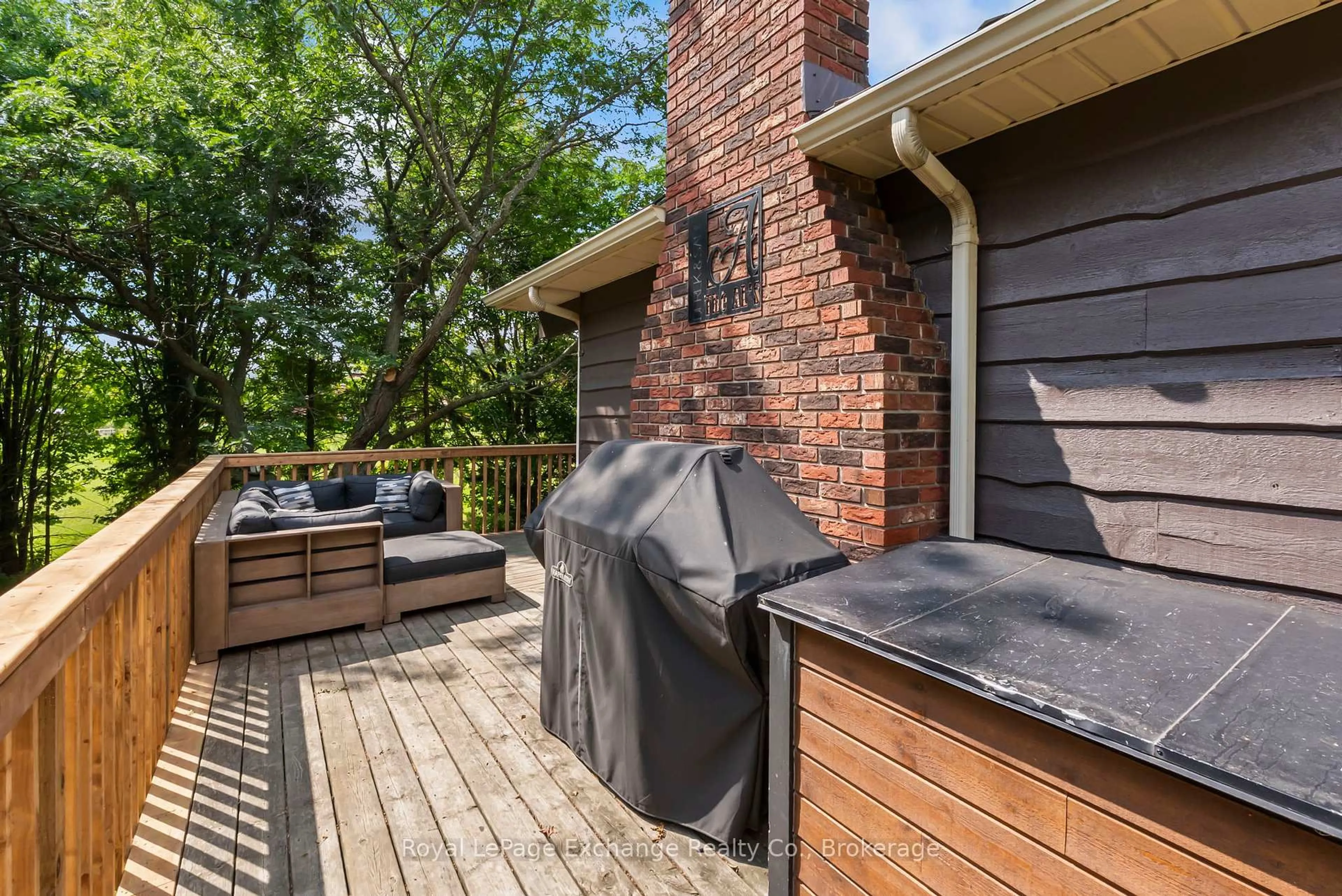 Patio, street for 1670 Bruce Rd, Huron-Kinloss Ontario N2Z 2X5