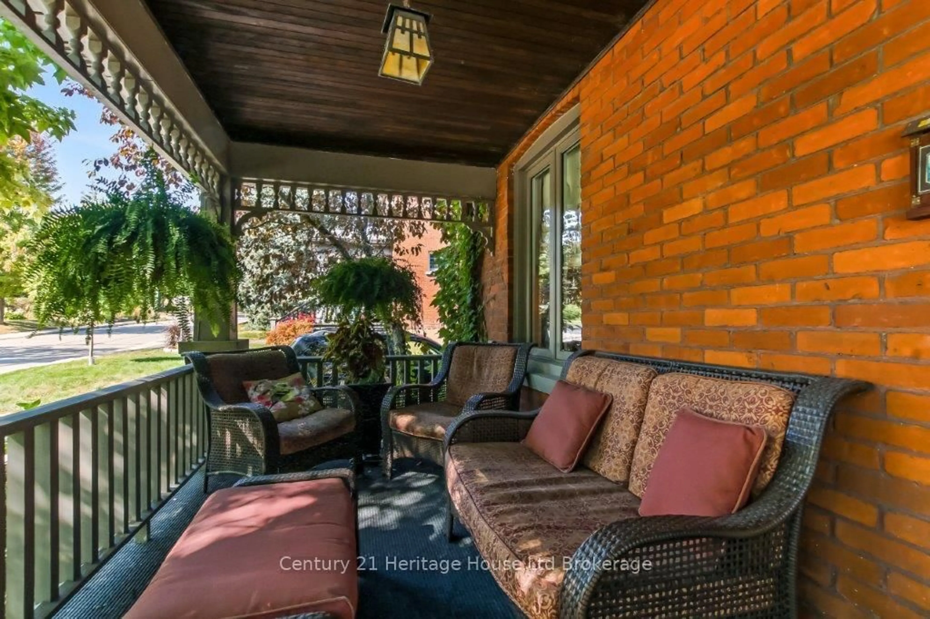 Patio, street for 230 Graham St, Woodstock Ontario N4S 6K7