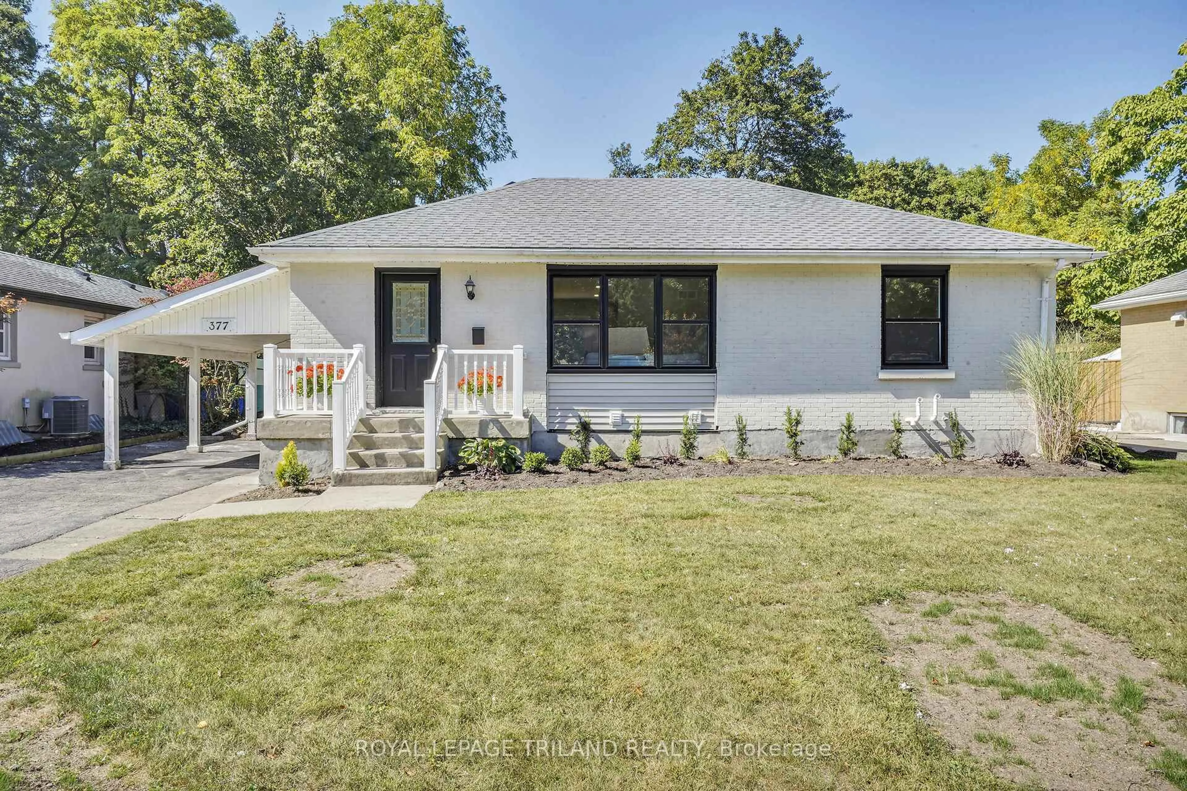 Home with vinyl exterior material, street for 377 Stephen St, London South Ontario N6K 2N4