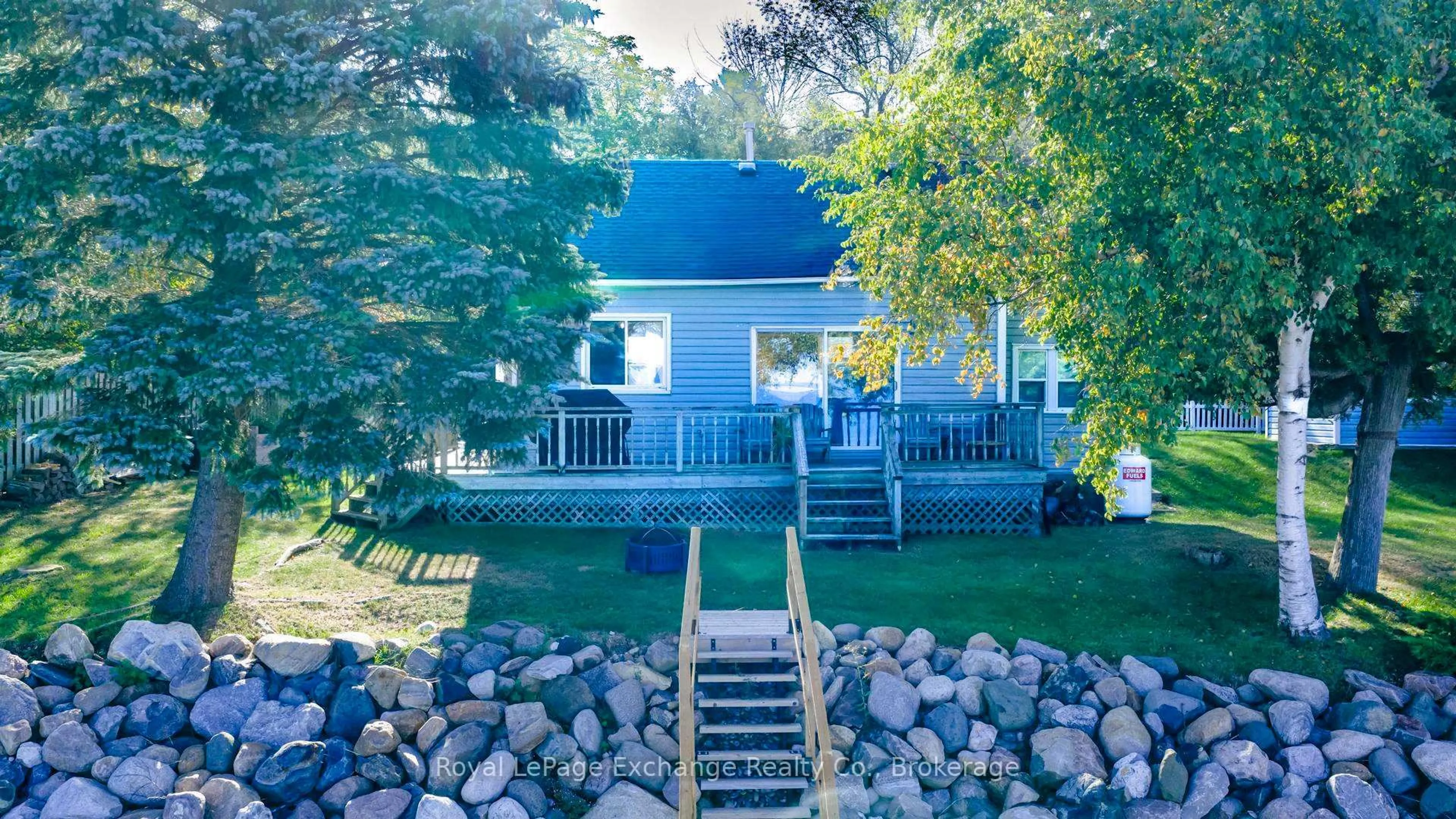 A pic from outside/outdoor area/front of a property/back of a property/a pic from drone, water/lake/river/ocean view for 264 Goderich, Kincardine Ontario N2Z 2K3