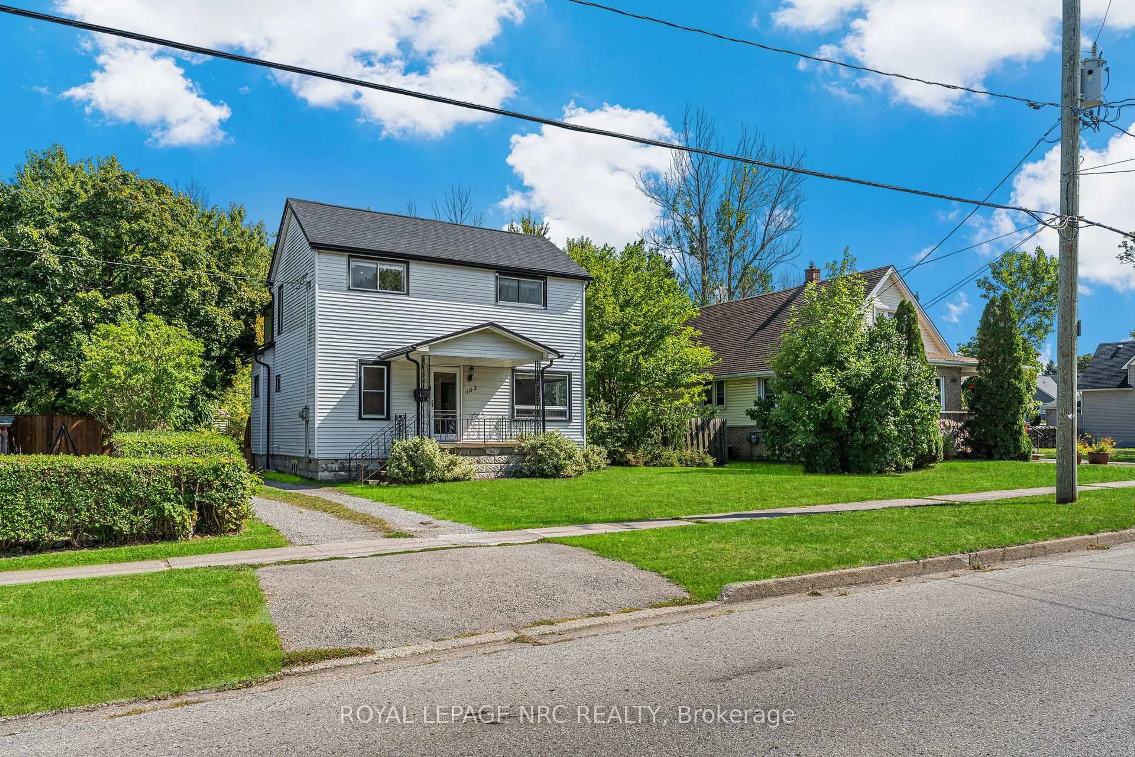 A pic from outside/outdoor area/front of a property/back of a property/a pic from drone, street for 192 CENTRAL Ave, Fort Erie Ontario L2A 3S7