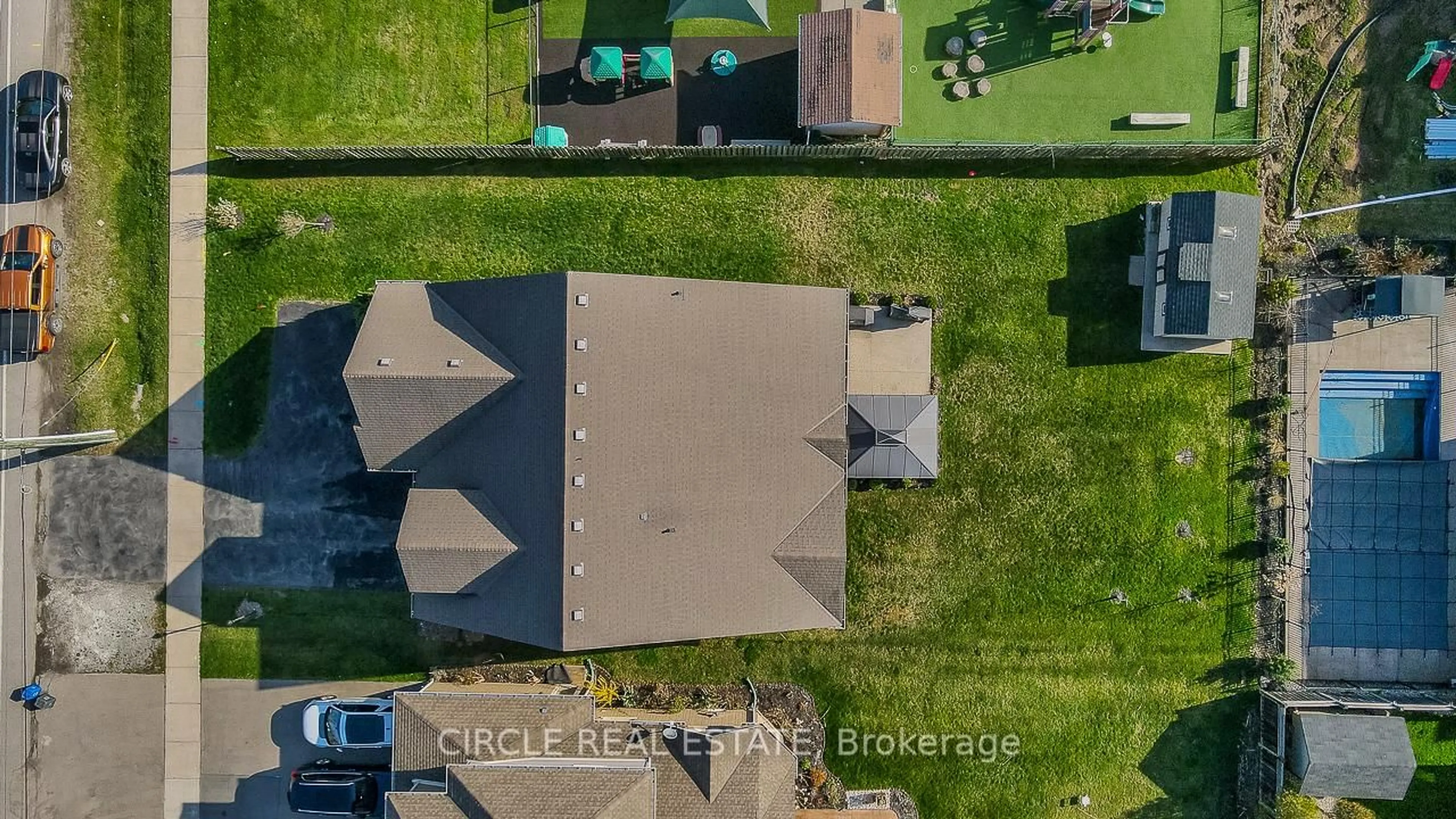 A pic from outside/outdoor area/front of a property/back of a property/a pic from drone, street for 501 Gorham Rd, Fort Erie Ontario L0S 1N0