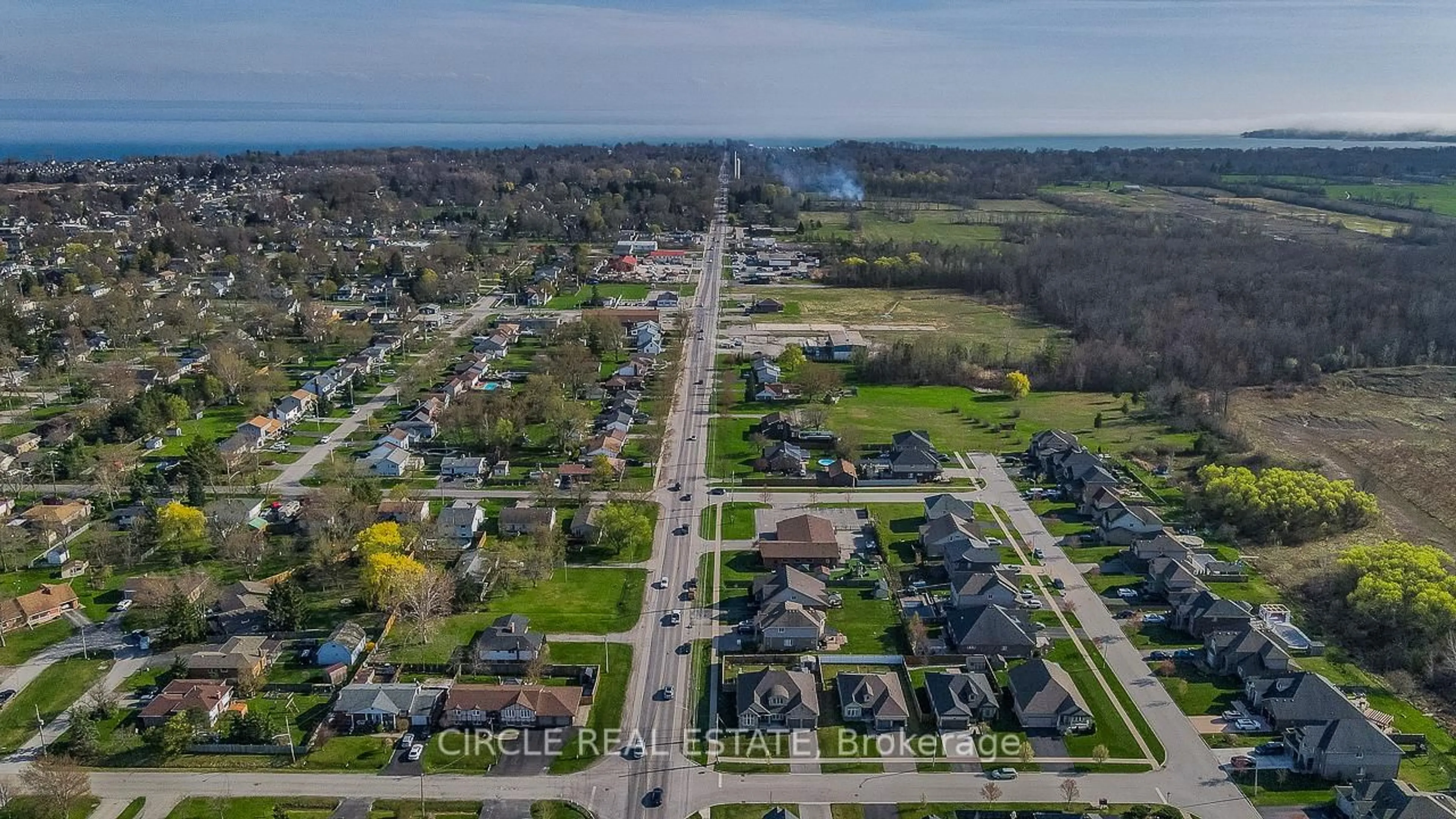 A pic from outside/outdoor area/front of a property/back of a property/a pic from drone, street for 501 Gorham Rd, Fort Erie Ontario L0S 1N0