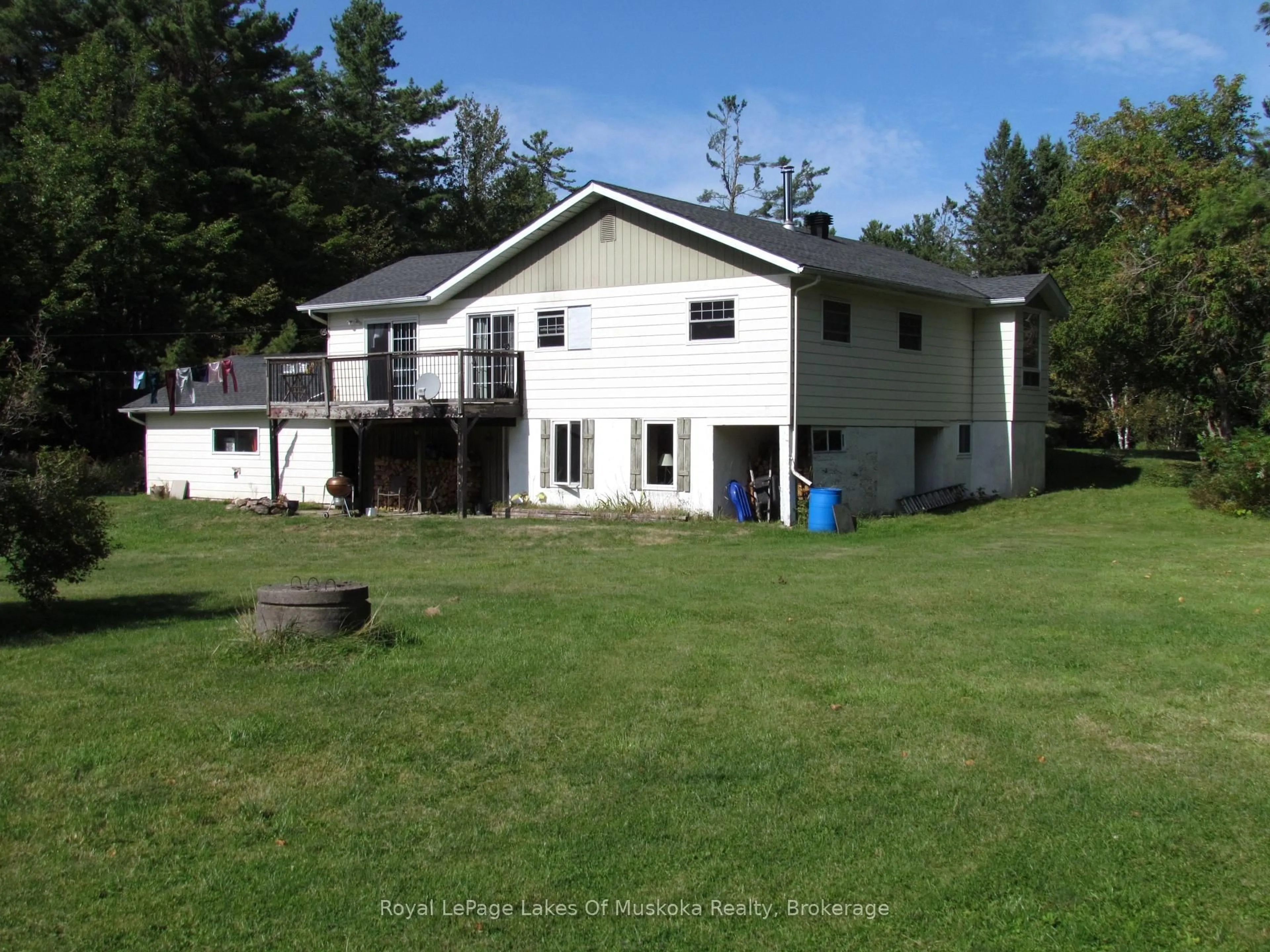 A pic from outside/outdoor area/front of a property/back of a property/a pic from drone, water/lake/river/ocean view for 1016 Laycox Rd, Gravenhurst Ontario P1P 0G8