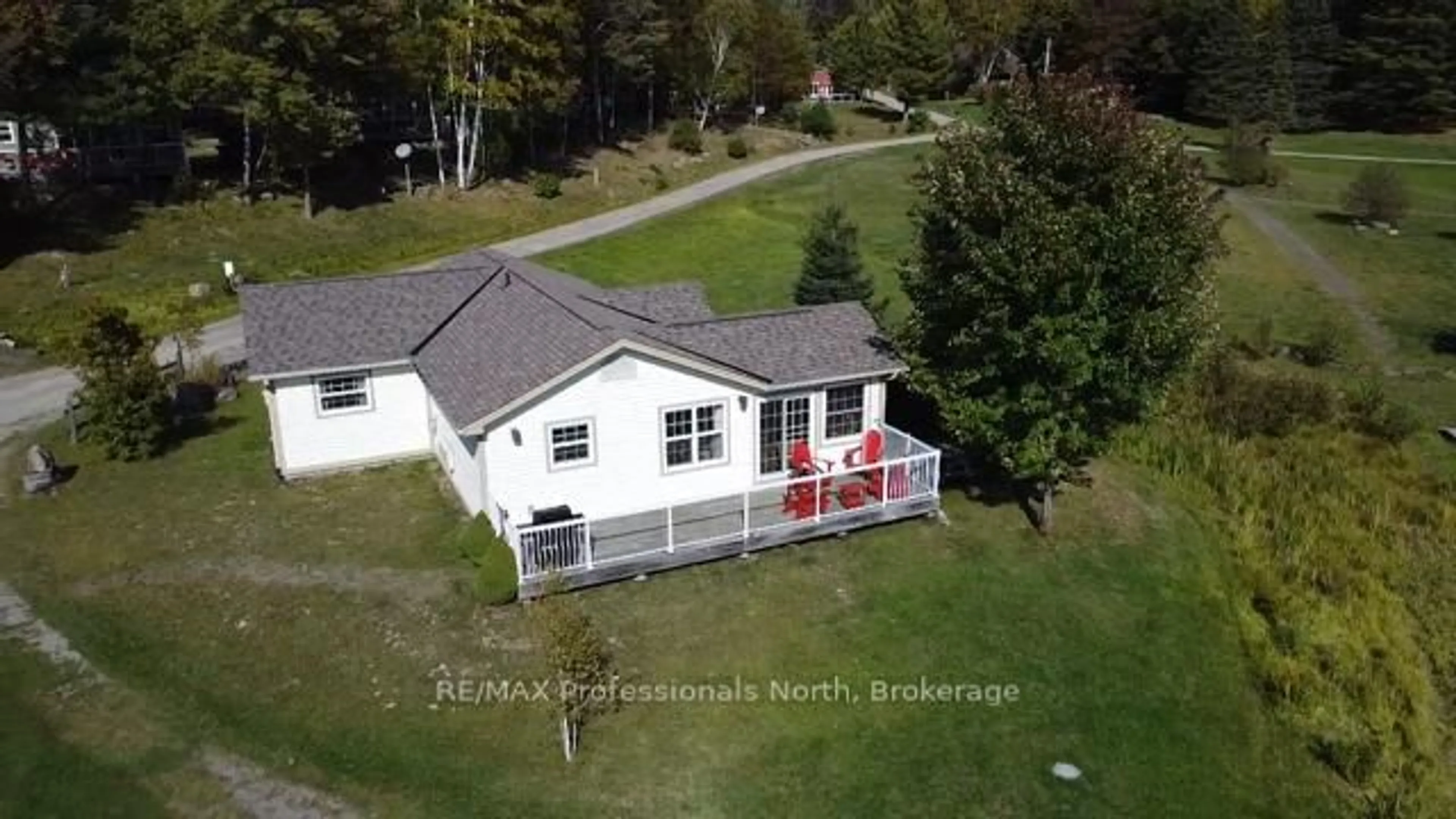 A pic from outside/outdoor area/front of a property/back of a property/a pic from drone, unknown for 1052 Rat Bay Rd #126-5, Lake of Bays Ontario P0A 1H0