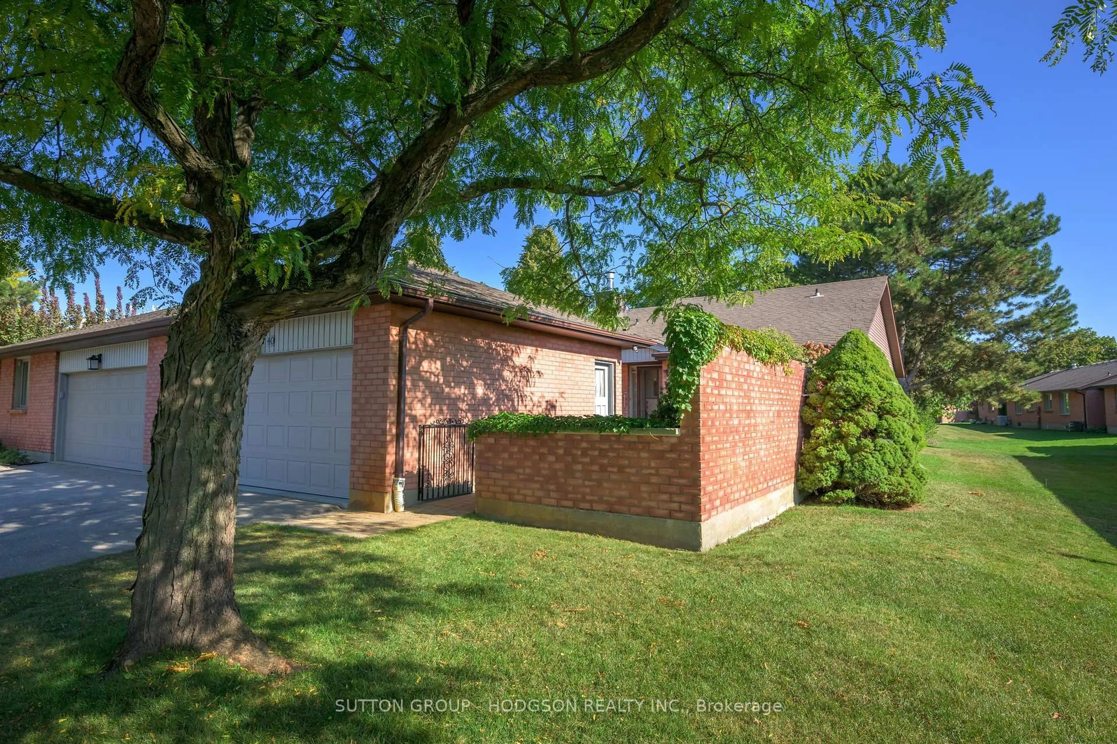 Home with brick exterior material, street for 55 Fiddlers Green Rd #40, London North Ontario N6H 4T8
