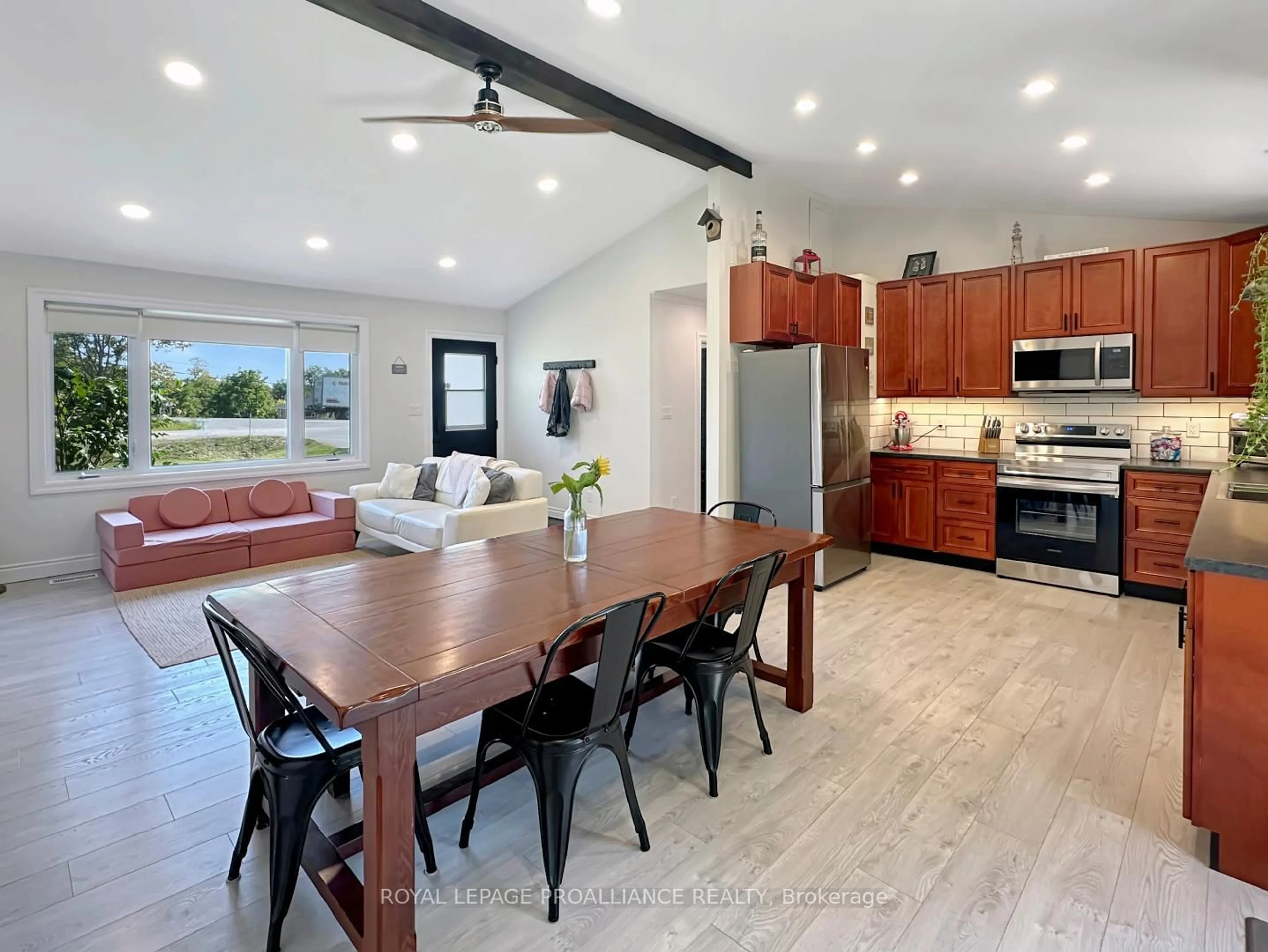 Open concept kitchen, unknown for 4 Lorne St, Ingleside Ontario K8V 5P4