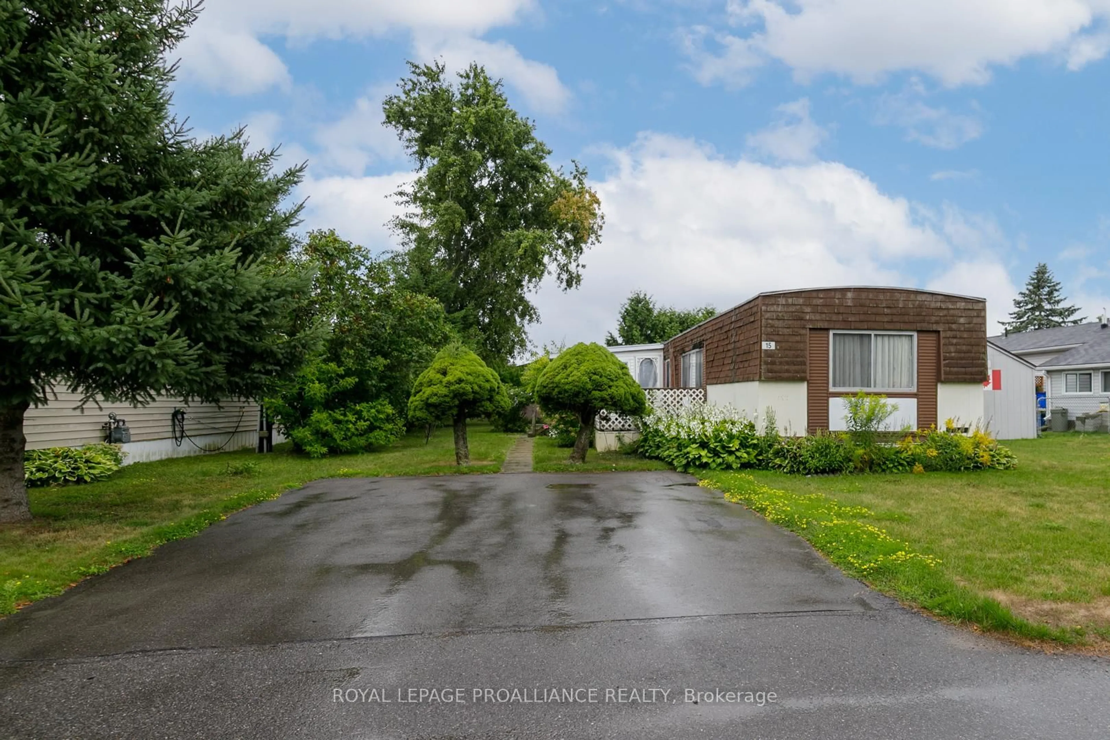A pic from outside/outdoor area/front of a property/back of a property/a pic from drone, street for 15 Thrush Lane, Quinte West Ontario K8N 4Z3