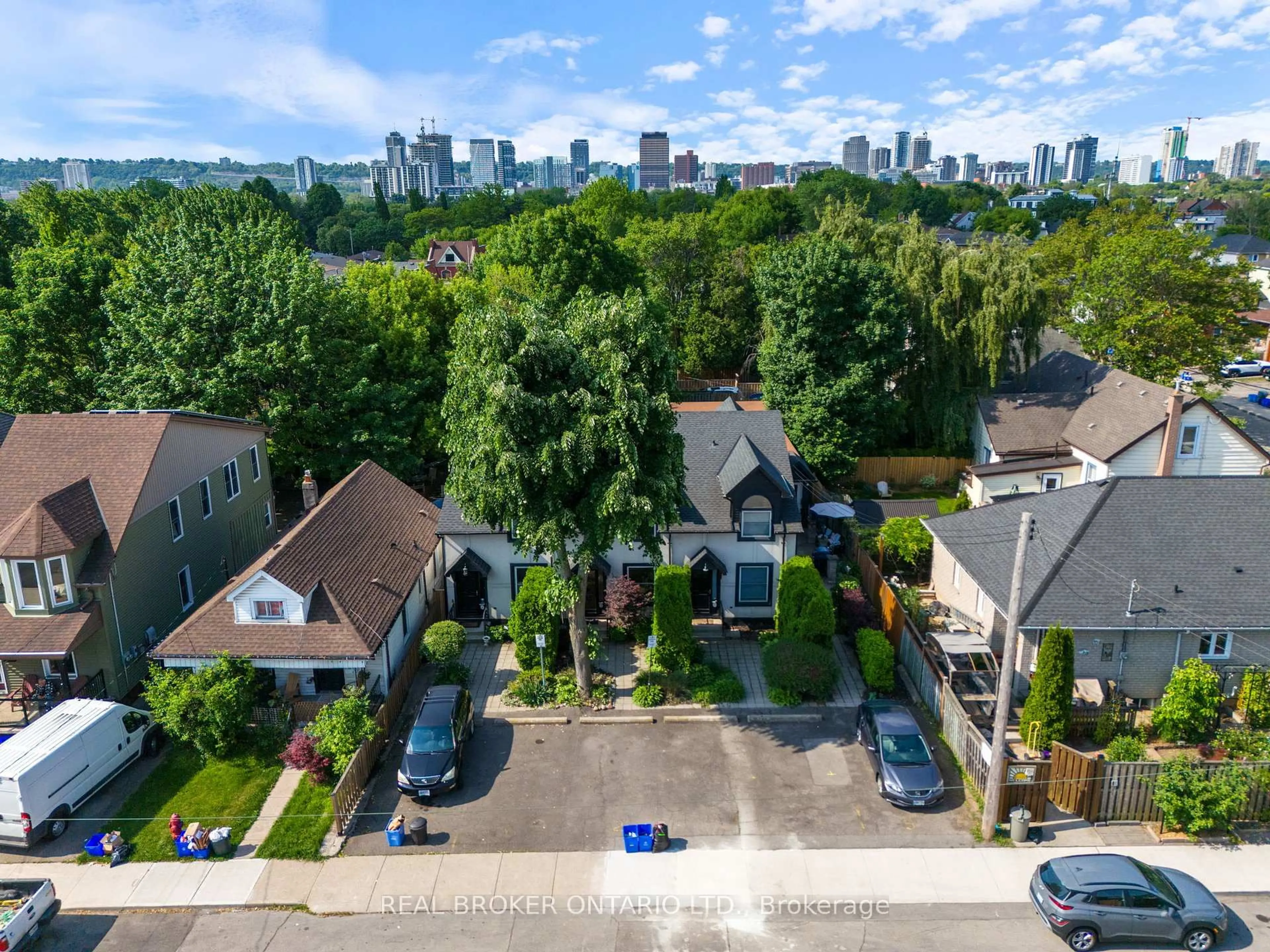 A pic from outside/outdoor area/front of a property/back of a property/a pic from drone, city buildings view from balcony for 23 Macaulay St #2, Hamilton Ontario L8L 1E6