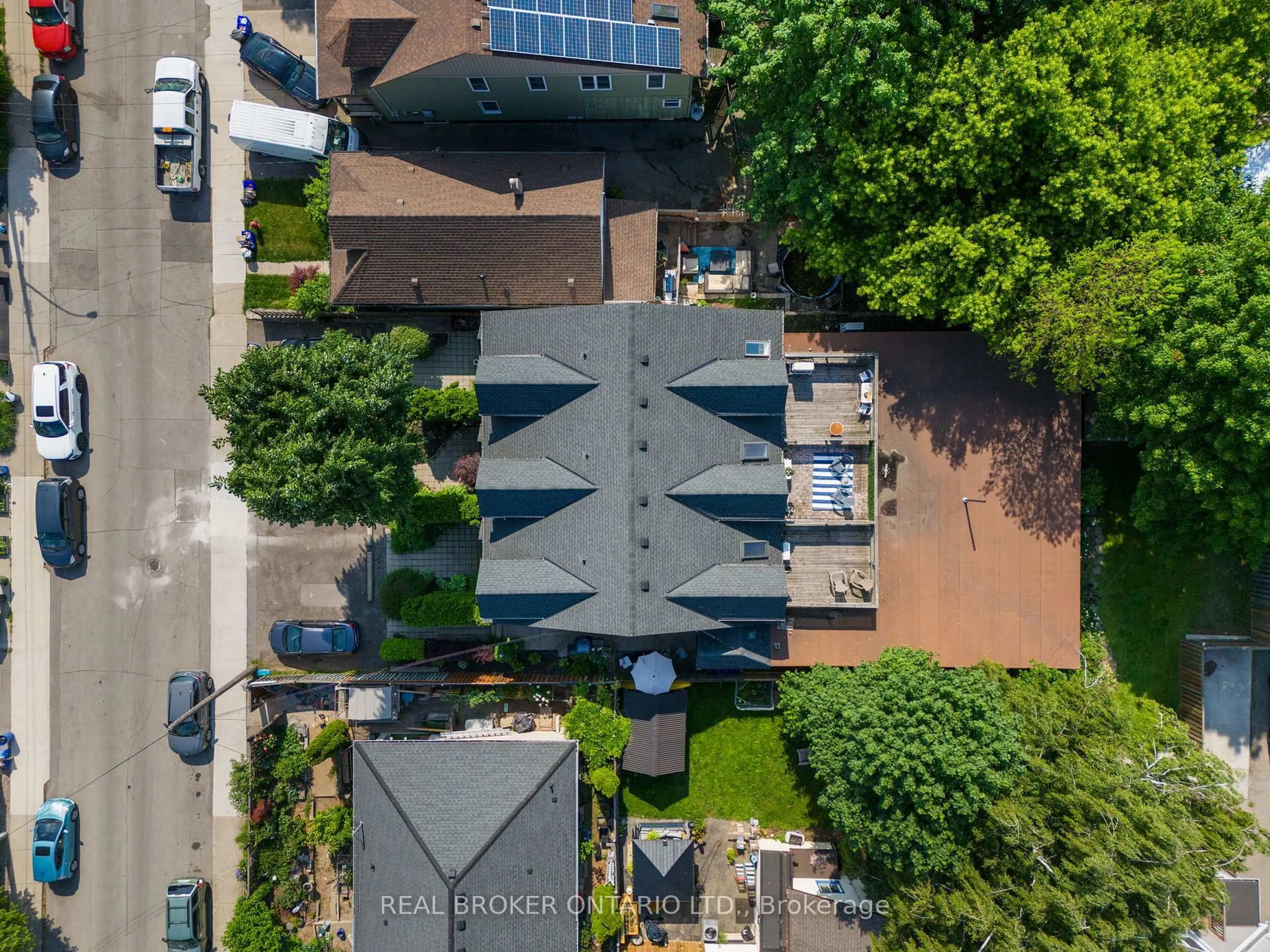 A pic from outside/outdoor area/front of a property/back of a property/a pic from drone, city buildings view from balcony for 23 Macaulay St #2, Hamilton Ontario L8L 1E6