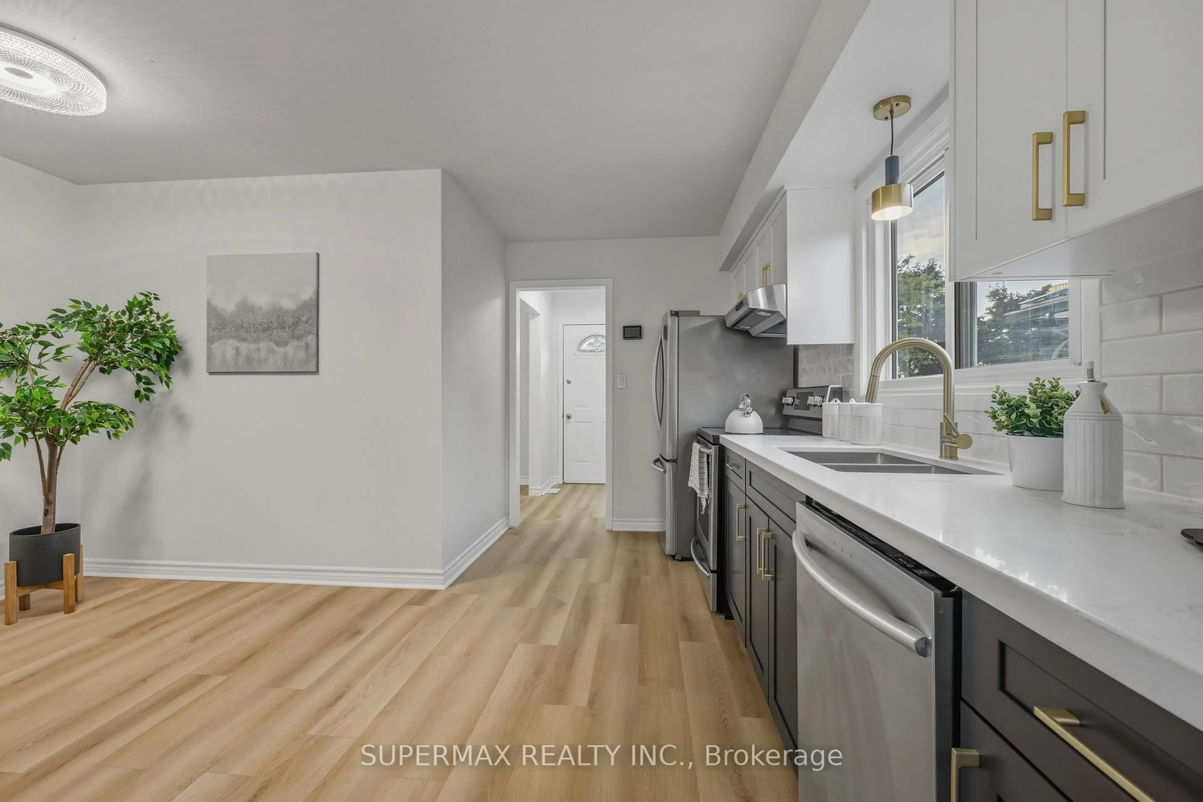 Standard kitchen, unknown for 213 Highview Dr, St. Thomas Ontario N5R 5H6