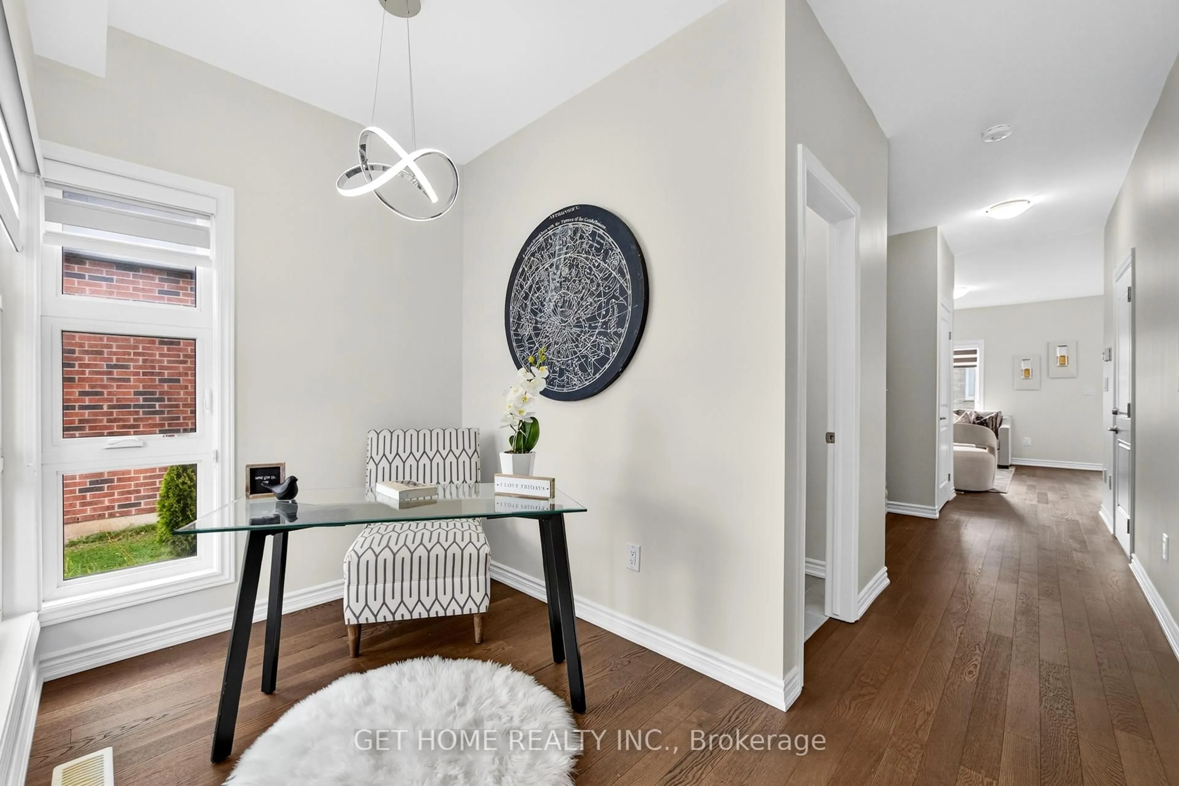 Indoor entryway for 306 Bradley Ave, Welland Ontario L3B 0H6