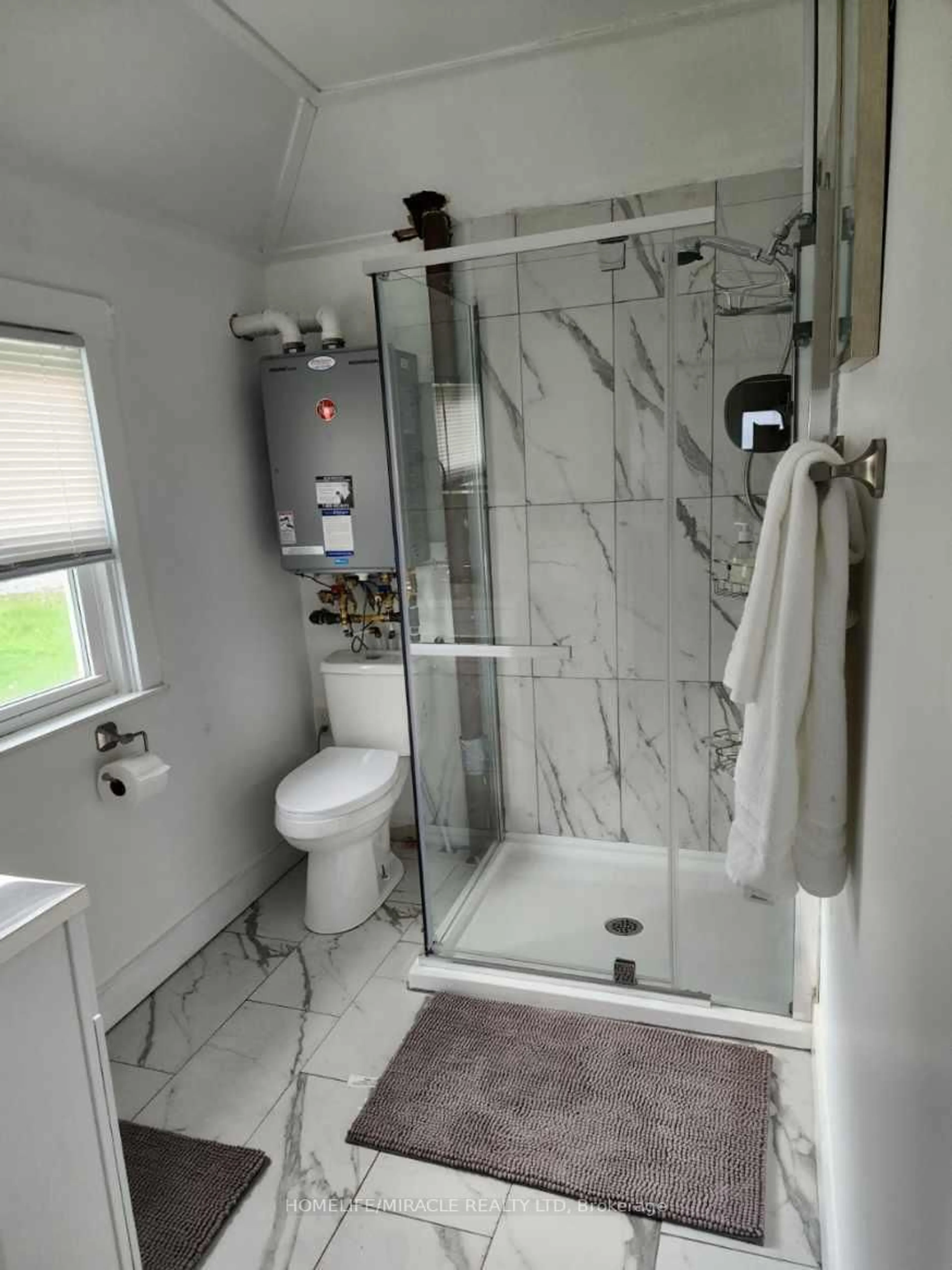 Contemporary bathroom, ceramic/tile floor for 18222 Erie Shore Dr, Chatham-Kent Ontario N0P 1A0