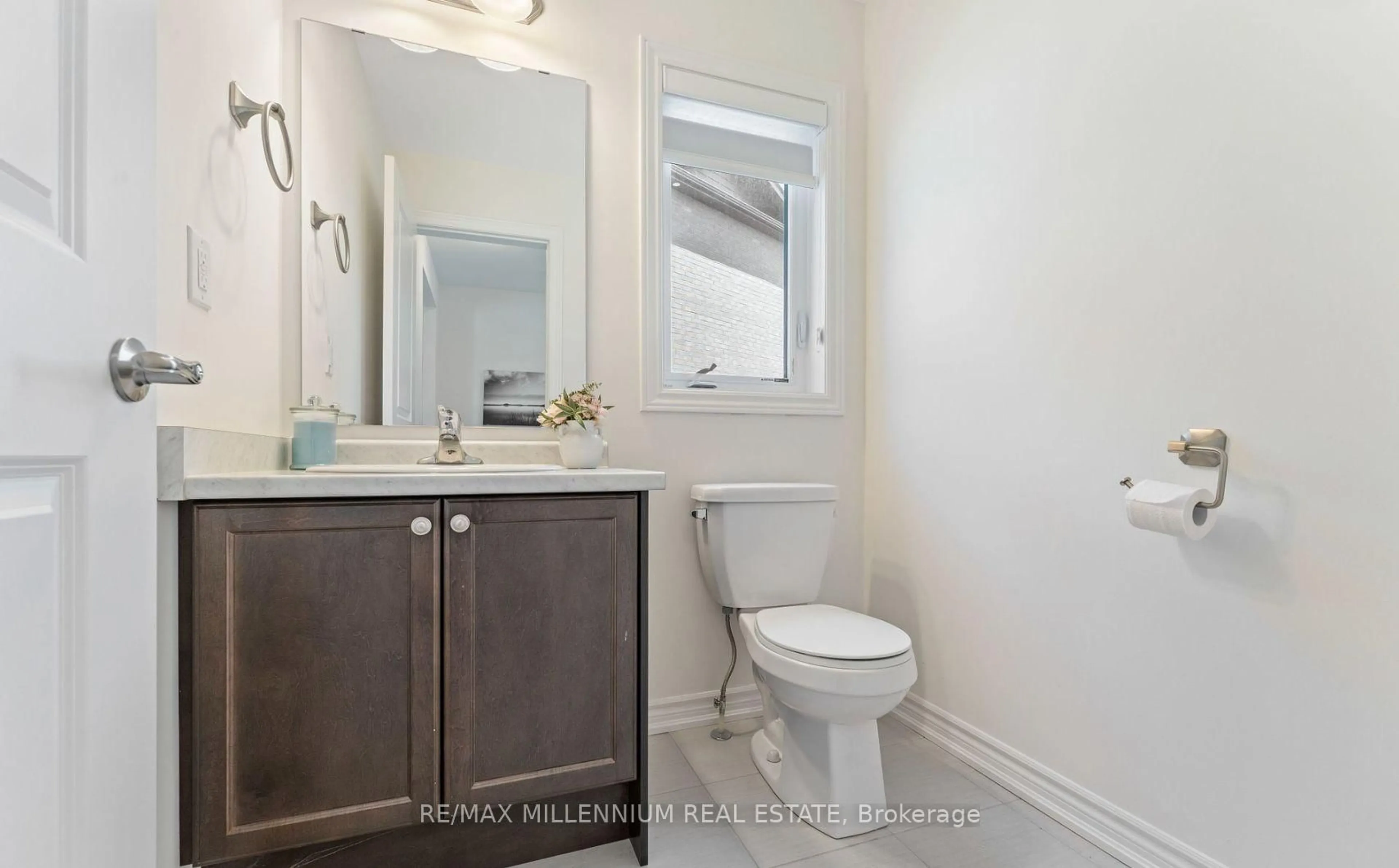Standard bathroom, ceramic/tile floor for 30 ROWLEY St, Brantford Ontario N3S 0J6