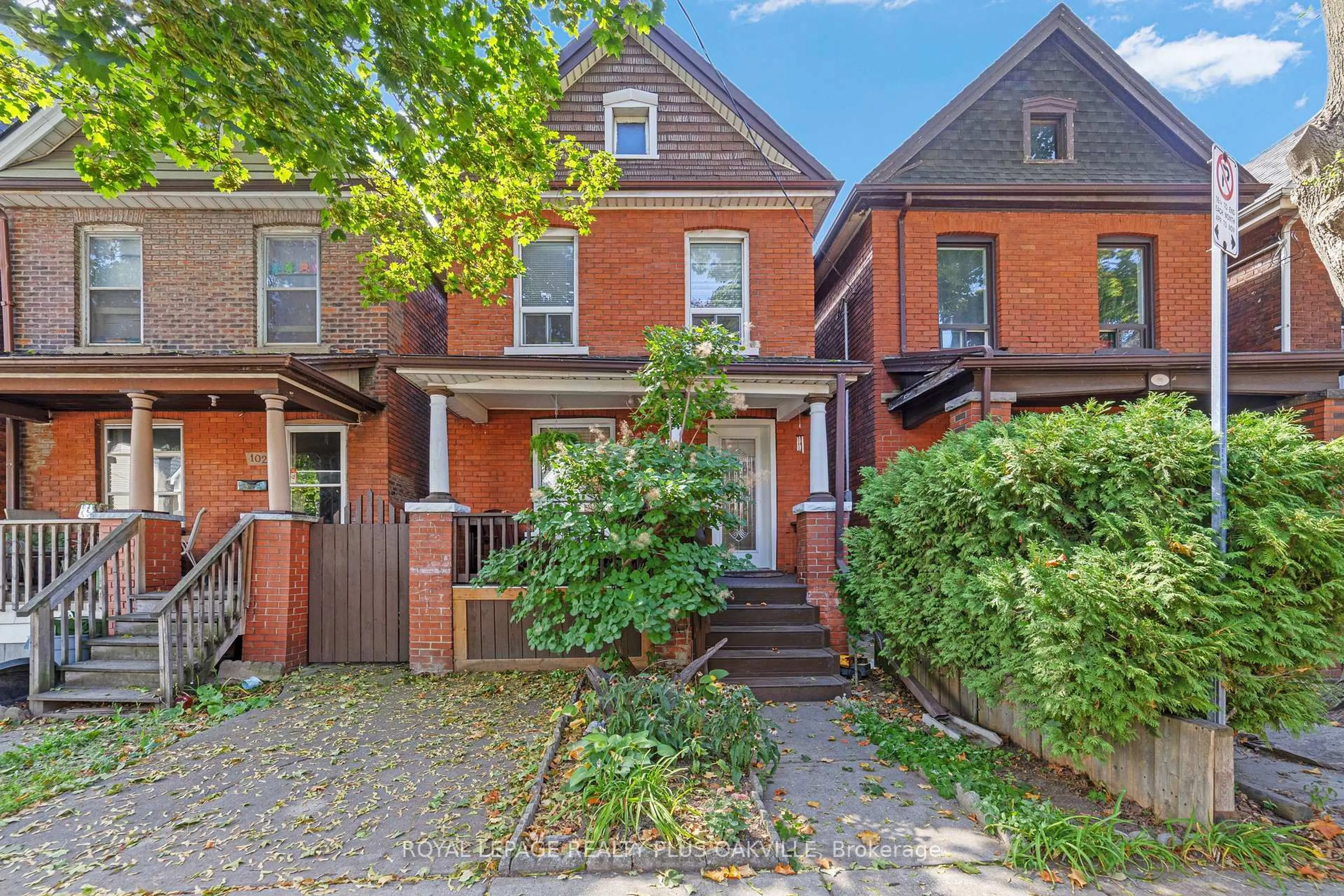 Home with brick exterior material, street for 100 Case St, Hamilton Ontario L8L 3G9