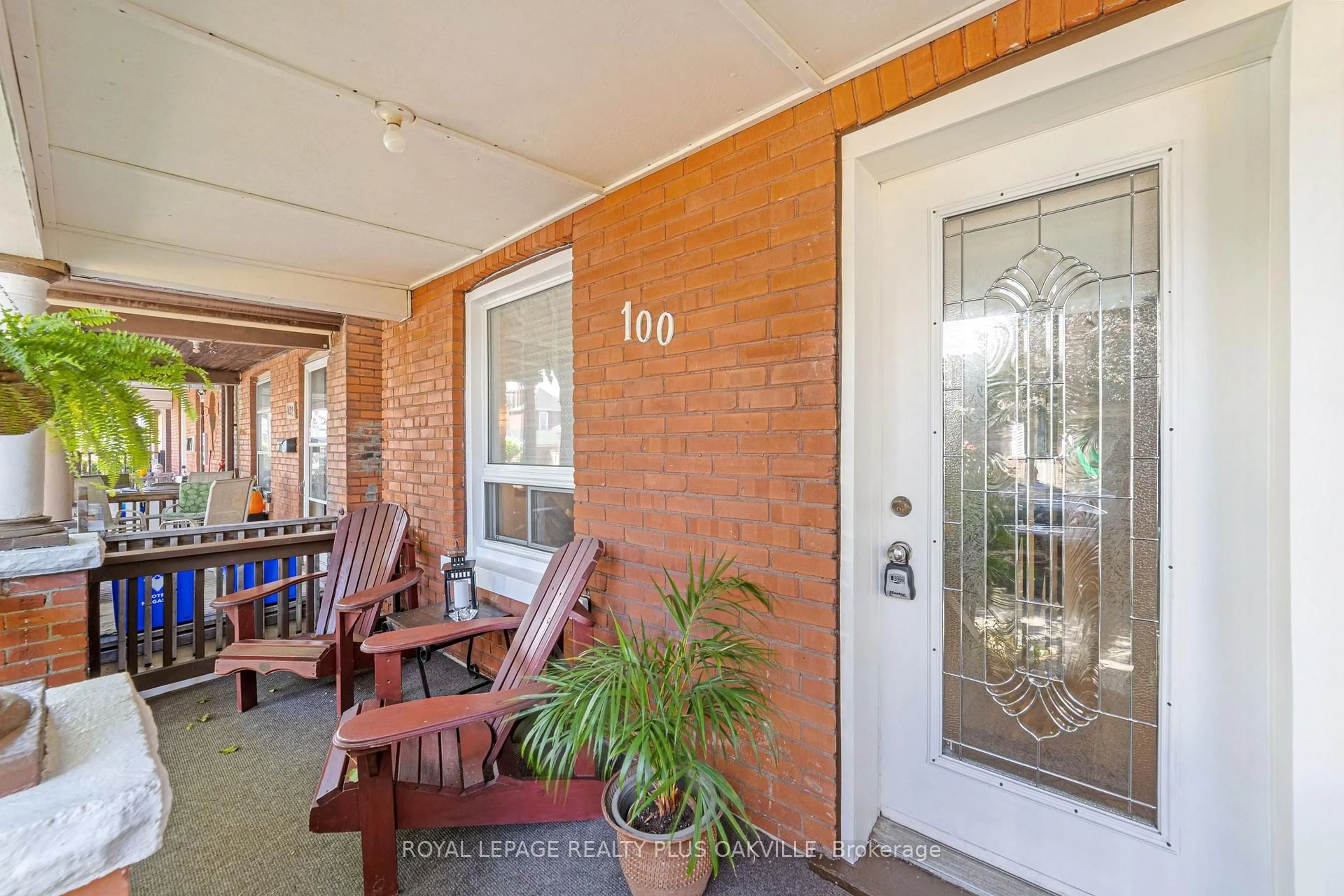 Patio, street for 100 Case St, Hamilton Ontario L8L 3G9
