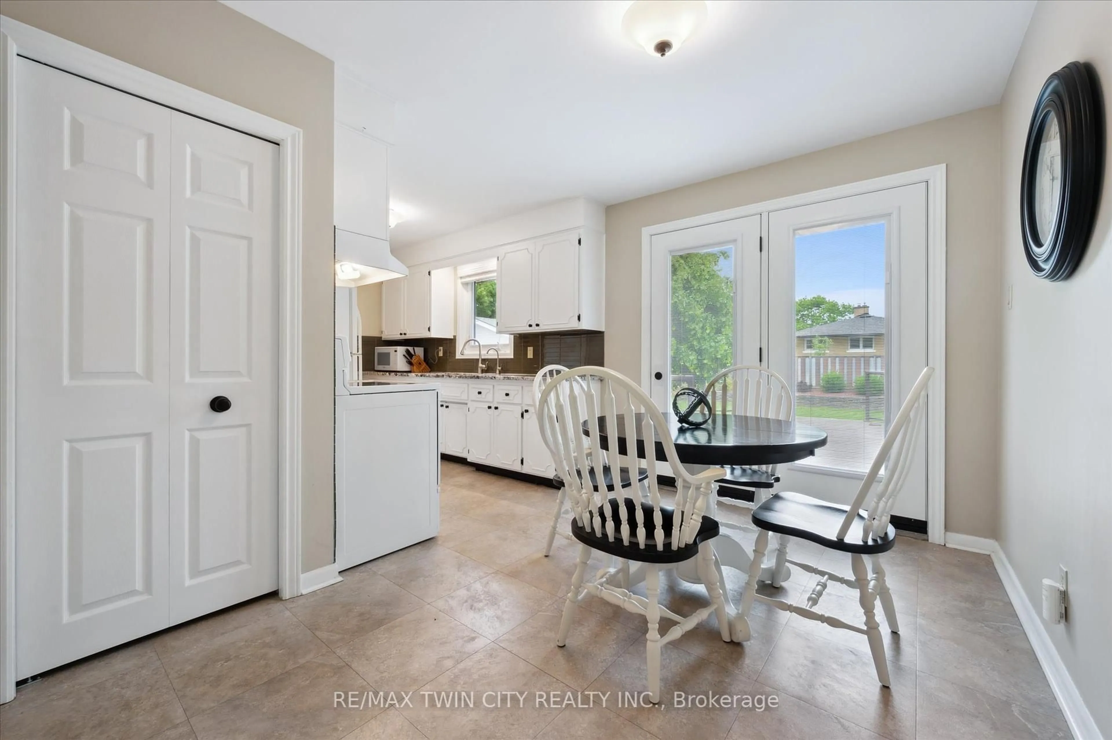 Open concept kitchen, ceramic/tile floor for 100 BURBANK Rd, Kitchener Ontario N2B 1E2