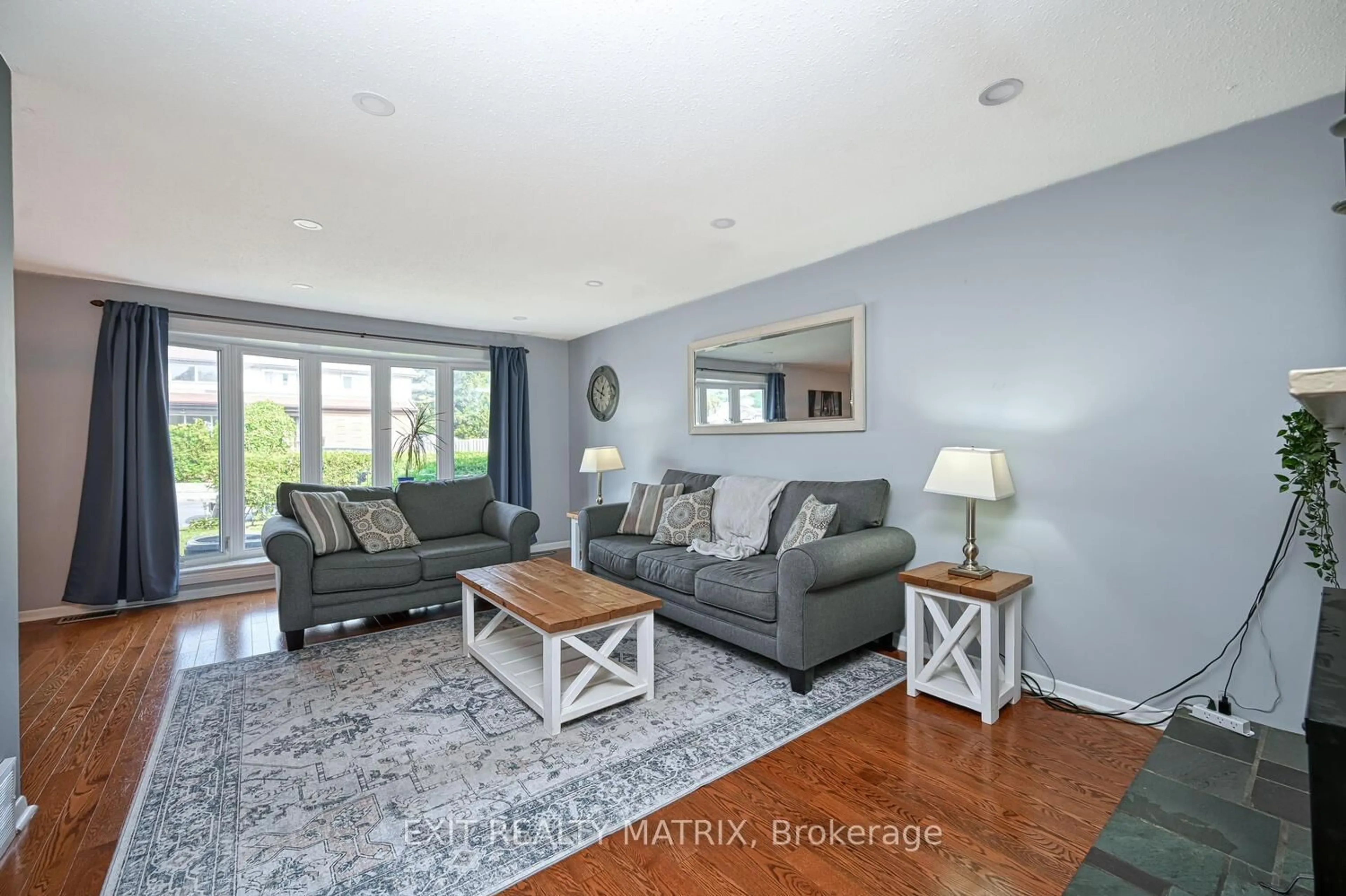 Living room with furniture, unknown for 90 Chesterton Dr, Ottawa Ontario K2E 5T6