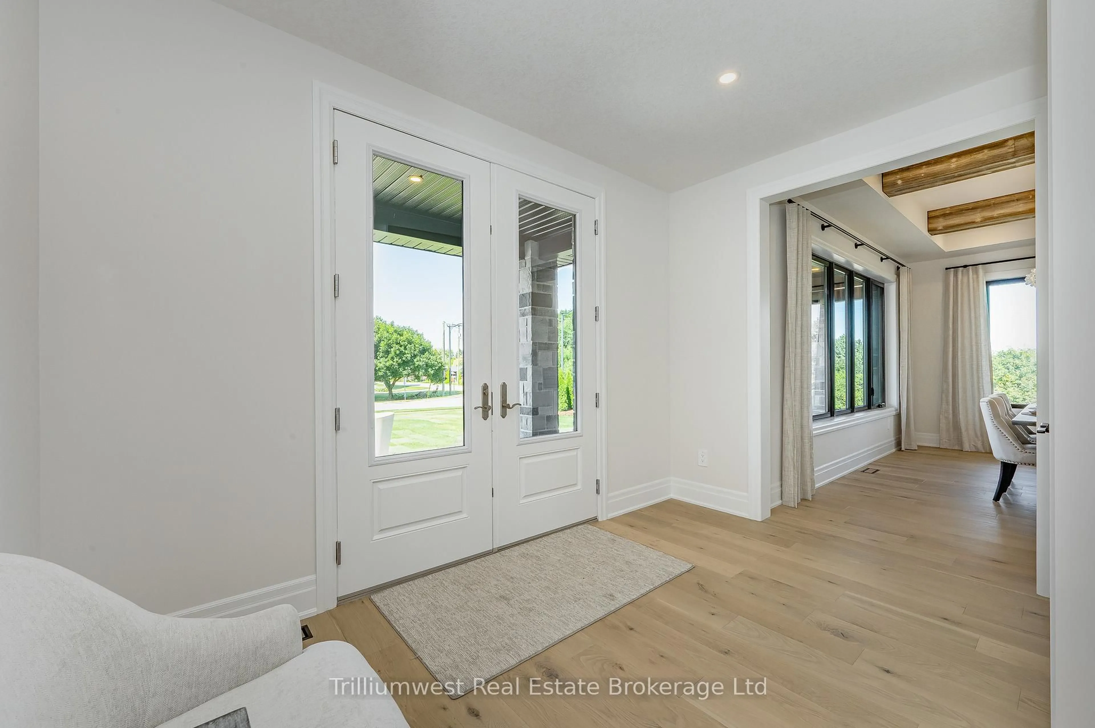 Indoor entryway for 10 Inverhill Rd, Centre Wellington Ontario N0B 1B0