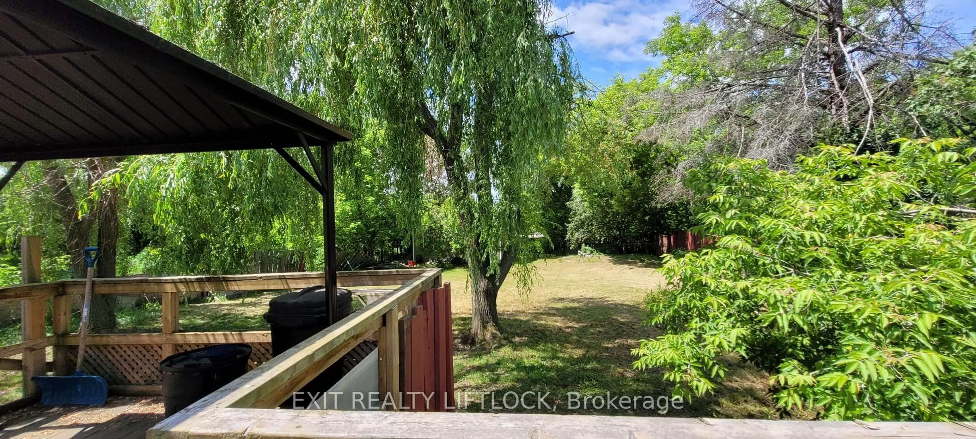 A pic from outside/outdoor area/front of a property/back of a property/a pic from drone, water/lake/river/ocean view for 33 Hayes St, Limoges Ontario K0K 2M0