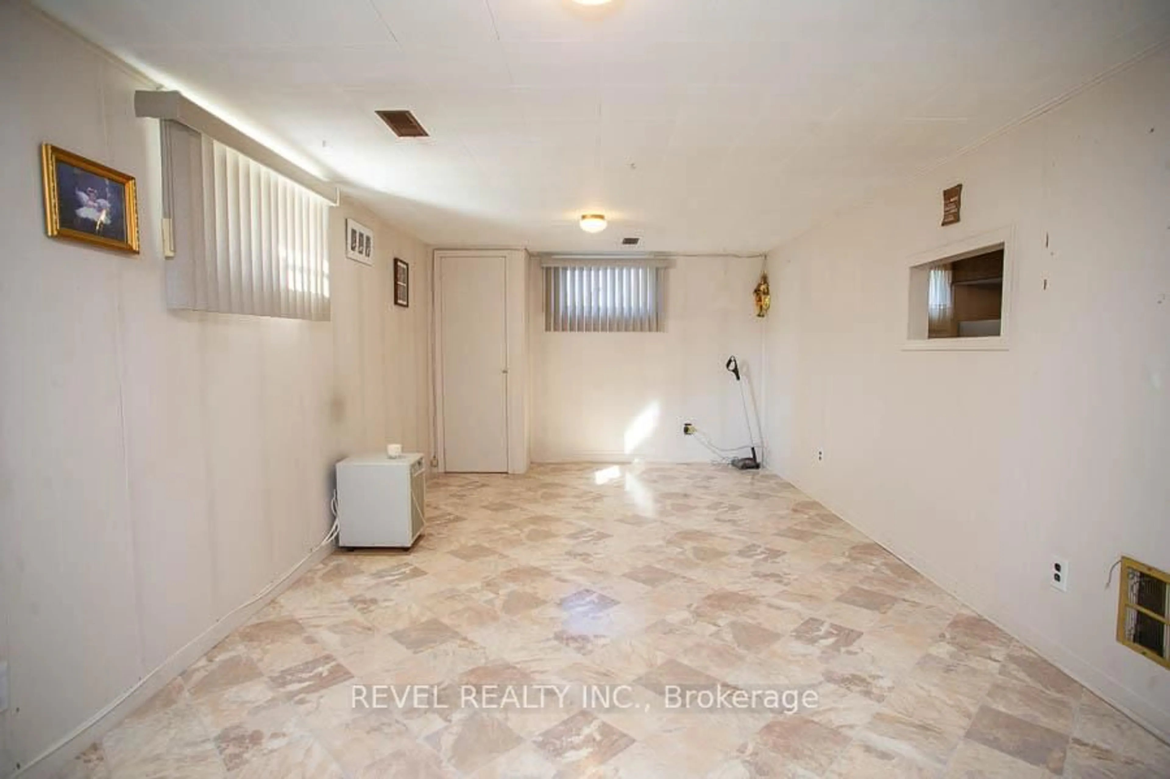 A pic of a room for 10 Linden Ave, Brantford Ontario N3S 7E2