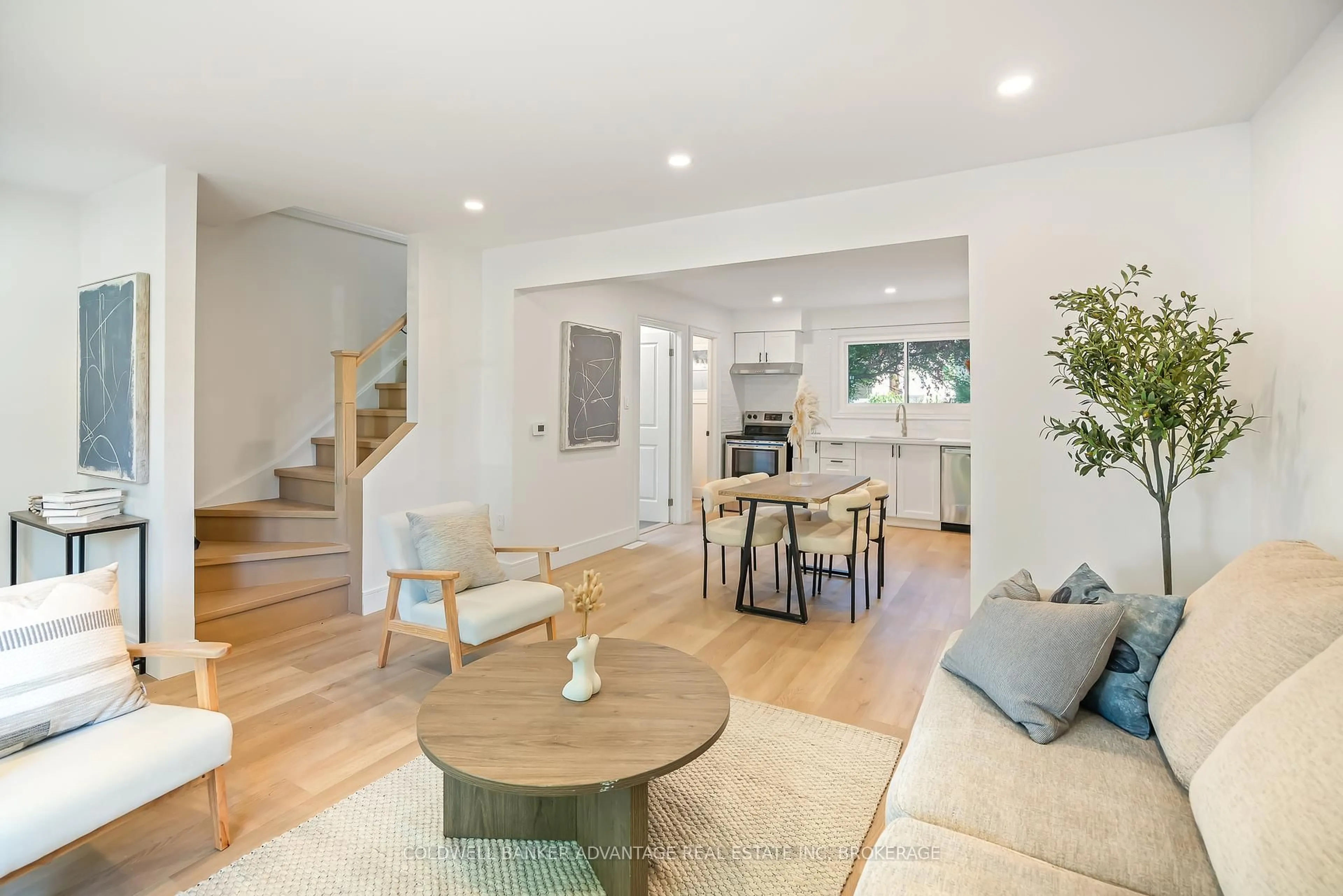 Open concept kitchen, unknown for 8336 Lamont Ave, Niagara Falls Ontario L2G 6V8