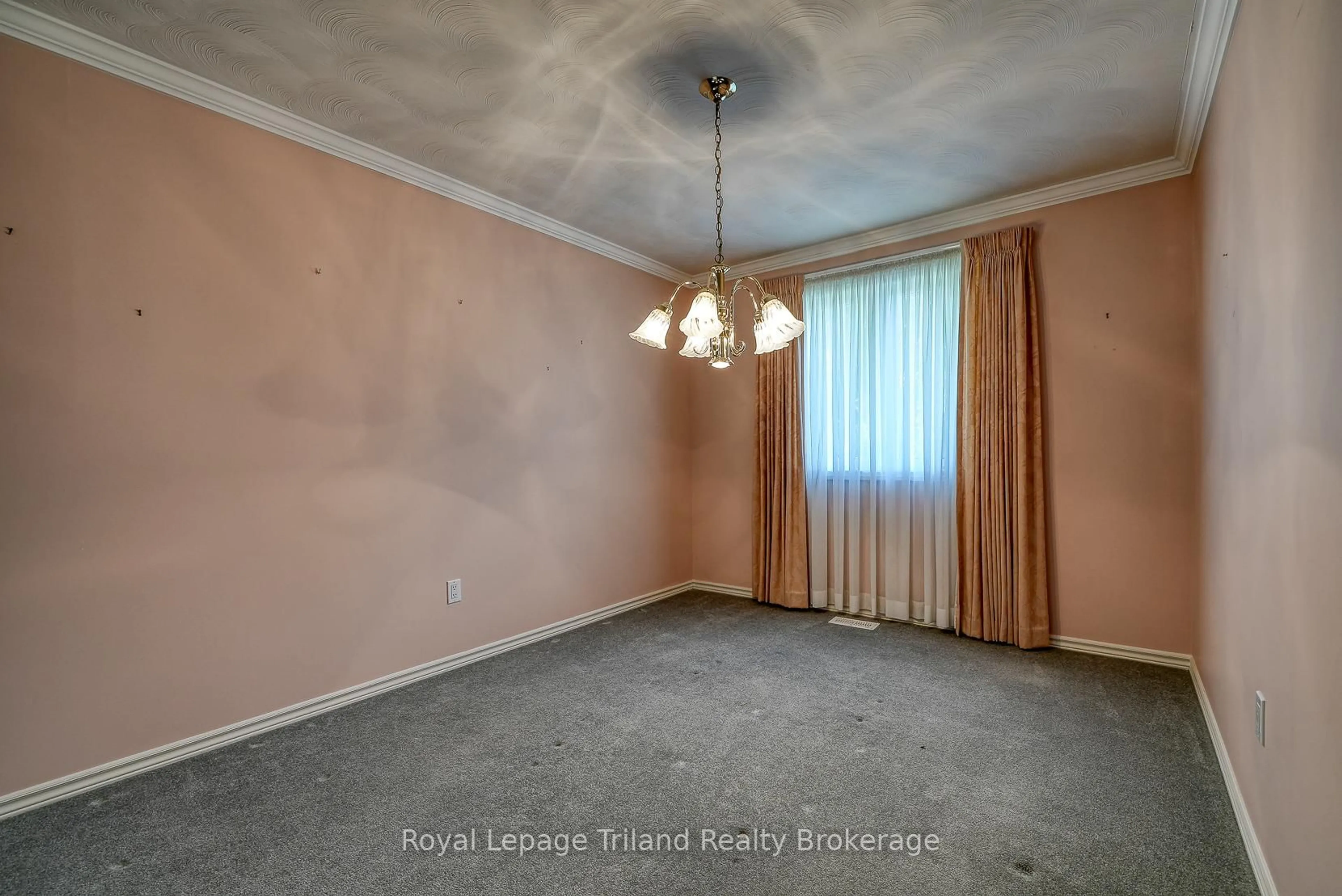 A pic of a room for 928 Lorene St #5, Woodstock Ontario N4S 5N8