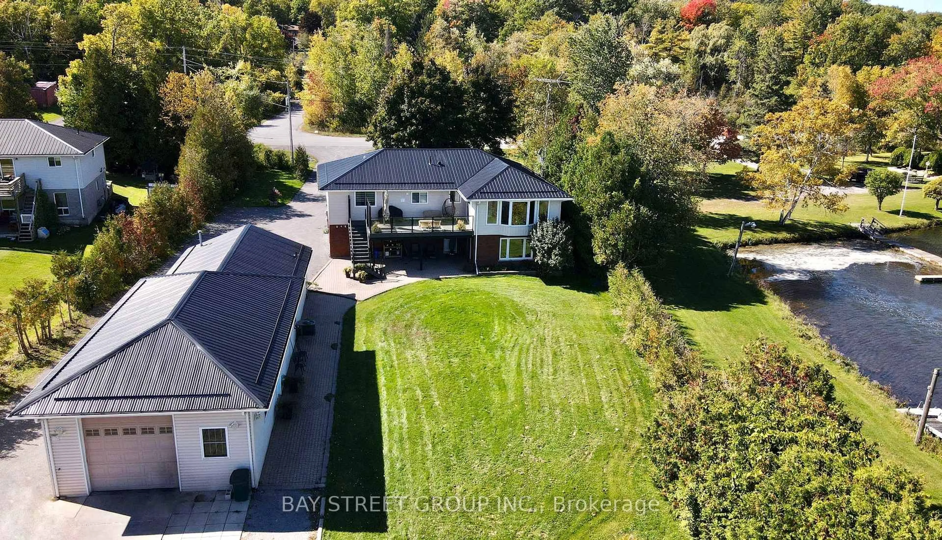 A pic from outside/outdoor area/front of a property/back of a property/a pic from drone, unknown for 5173 Rice Lake Dr, Hamilton Township Ontario K0L 1E0