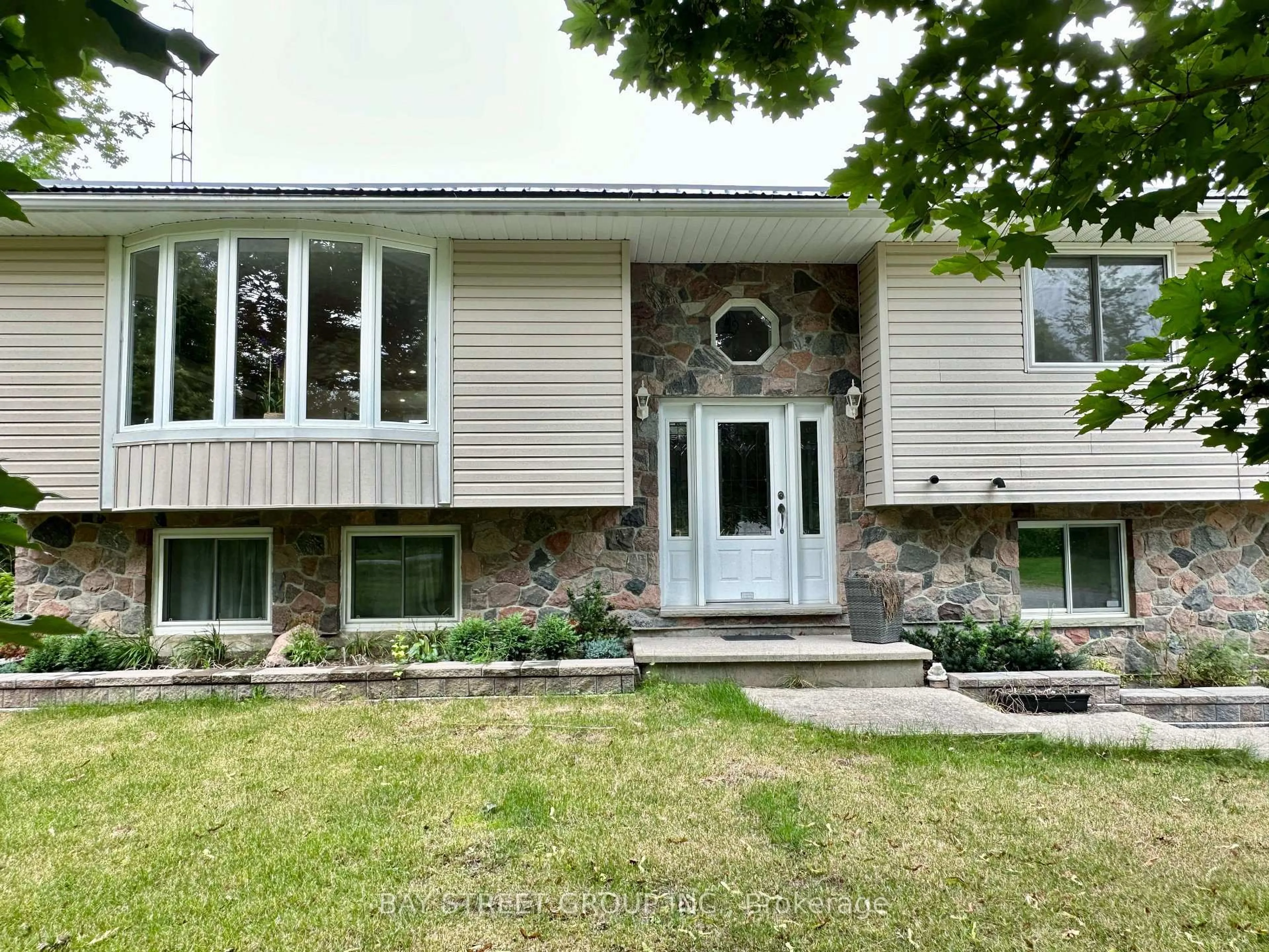 Home with vinyl exterior material, street for 5173 Rice Lake Dr, Hamilton Township Ontario K0L 1E0