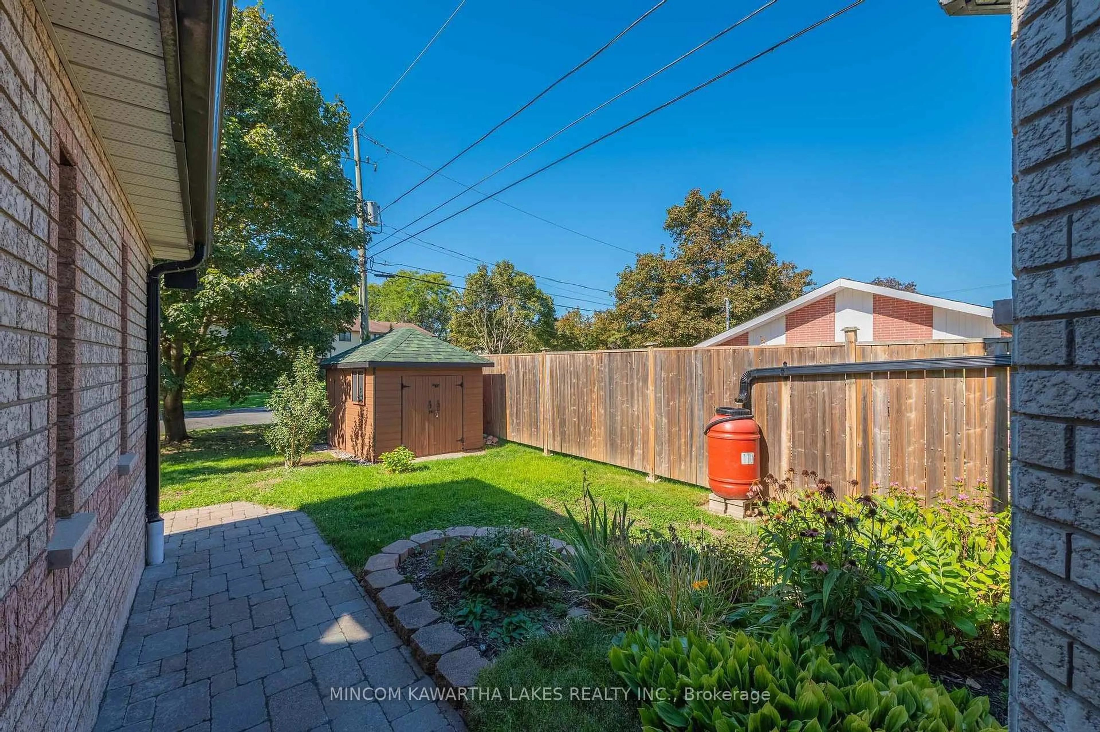 Patio, street for 850 Hemlock St, Peterborough Ontario K9H 7P2