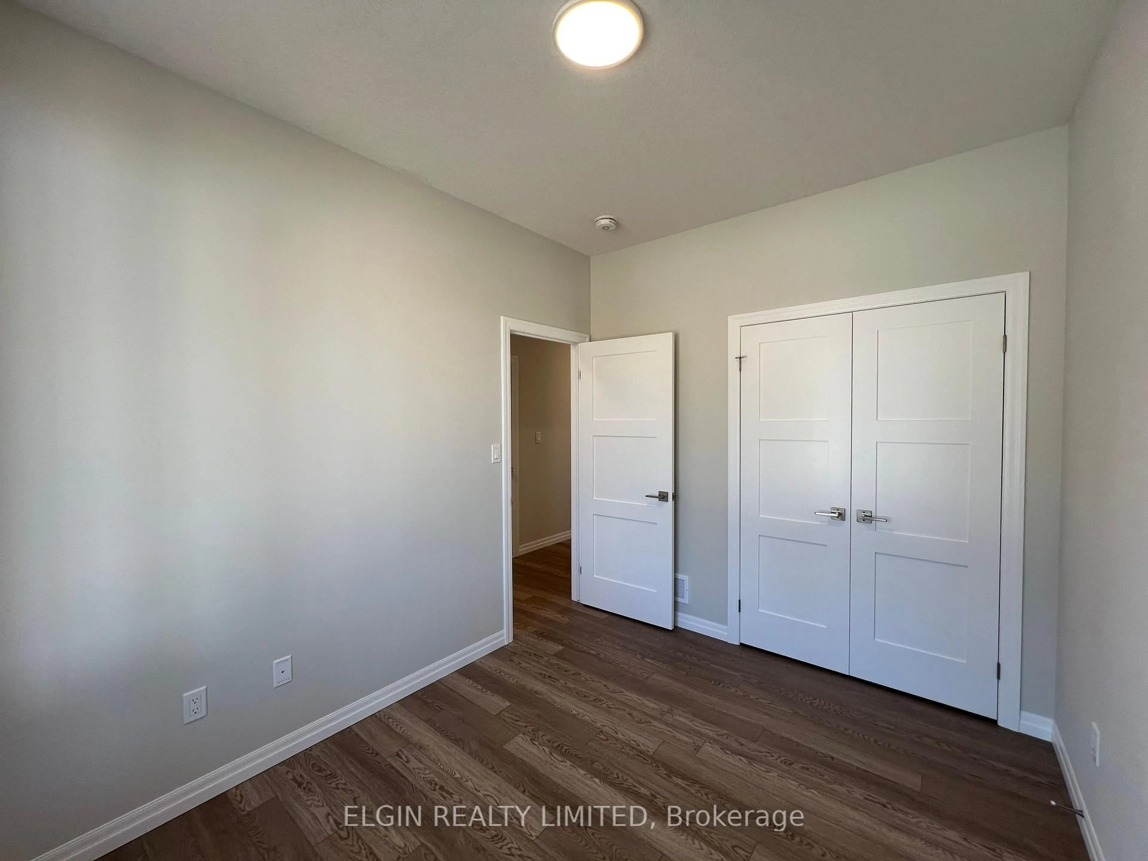 A pic of a room for 1 Columbus Crt, Central Elgin Ontario N5P 0E5