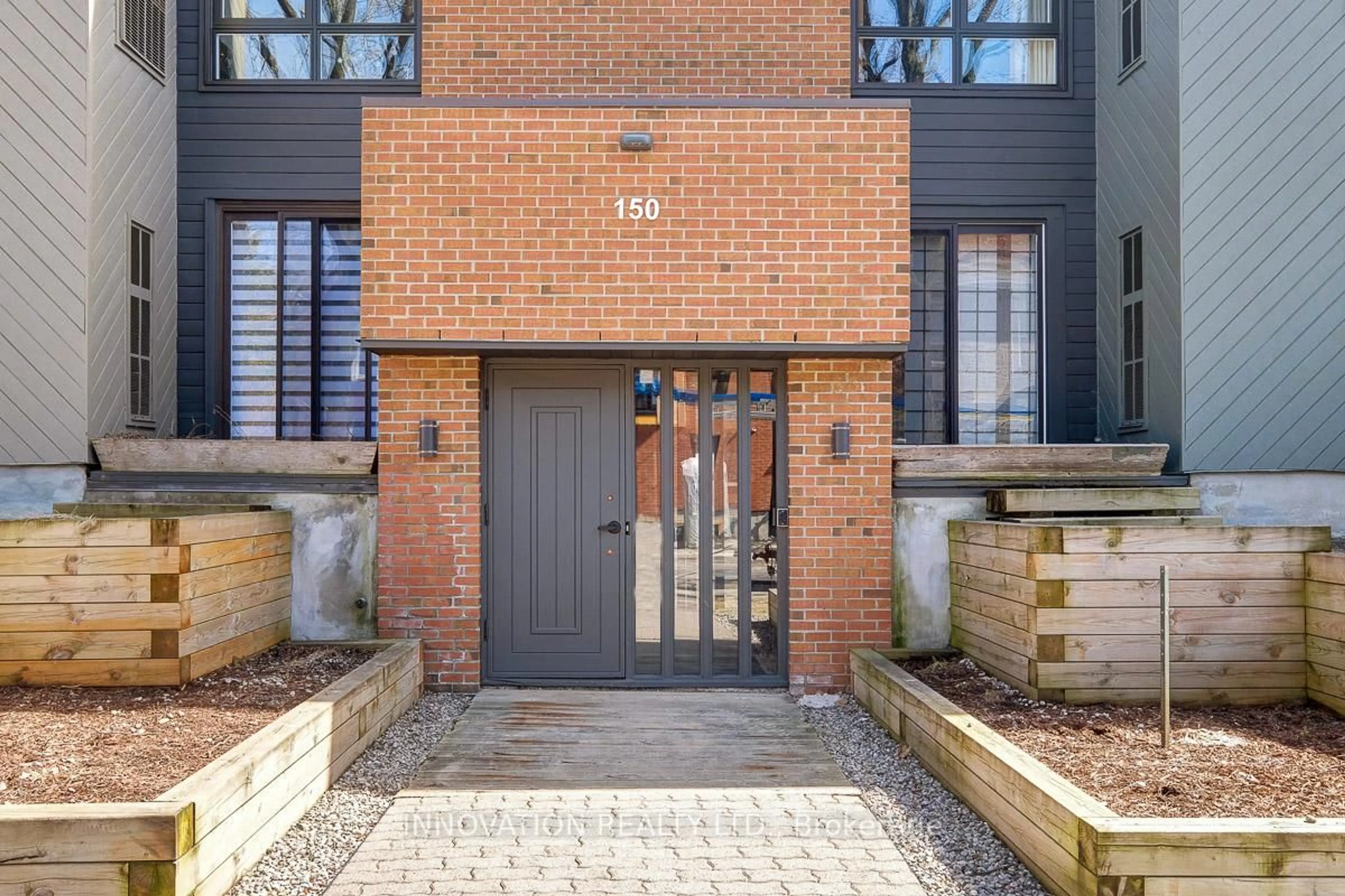 Home with brick exterior material, street for 150 Waverley St #2C, Ottawa Ontario K2P 0V4