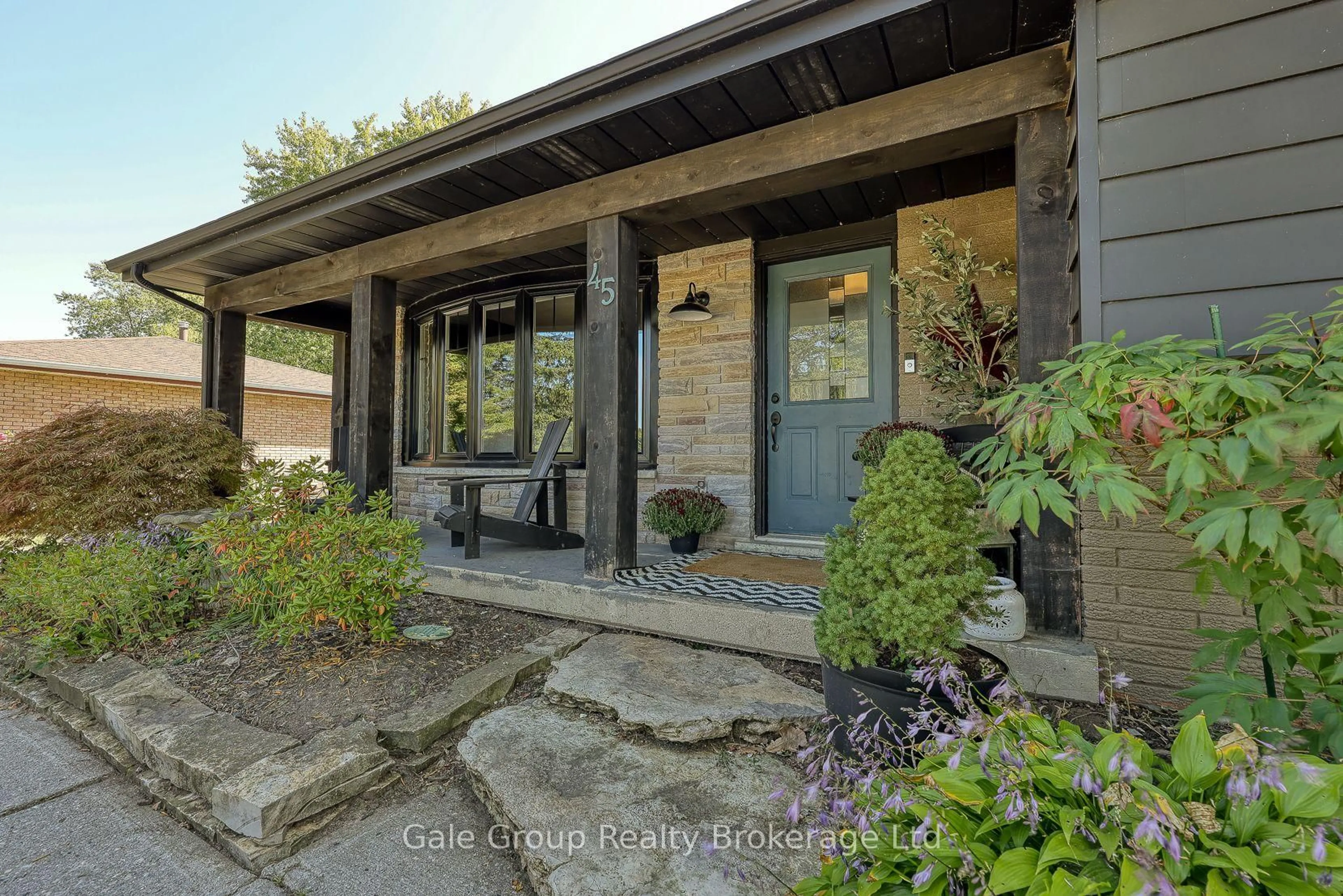Indoor entryway for 45 Carman St, Norwich Ontario N0J 1P0