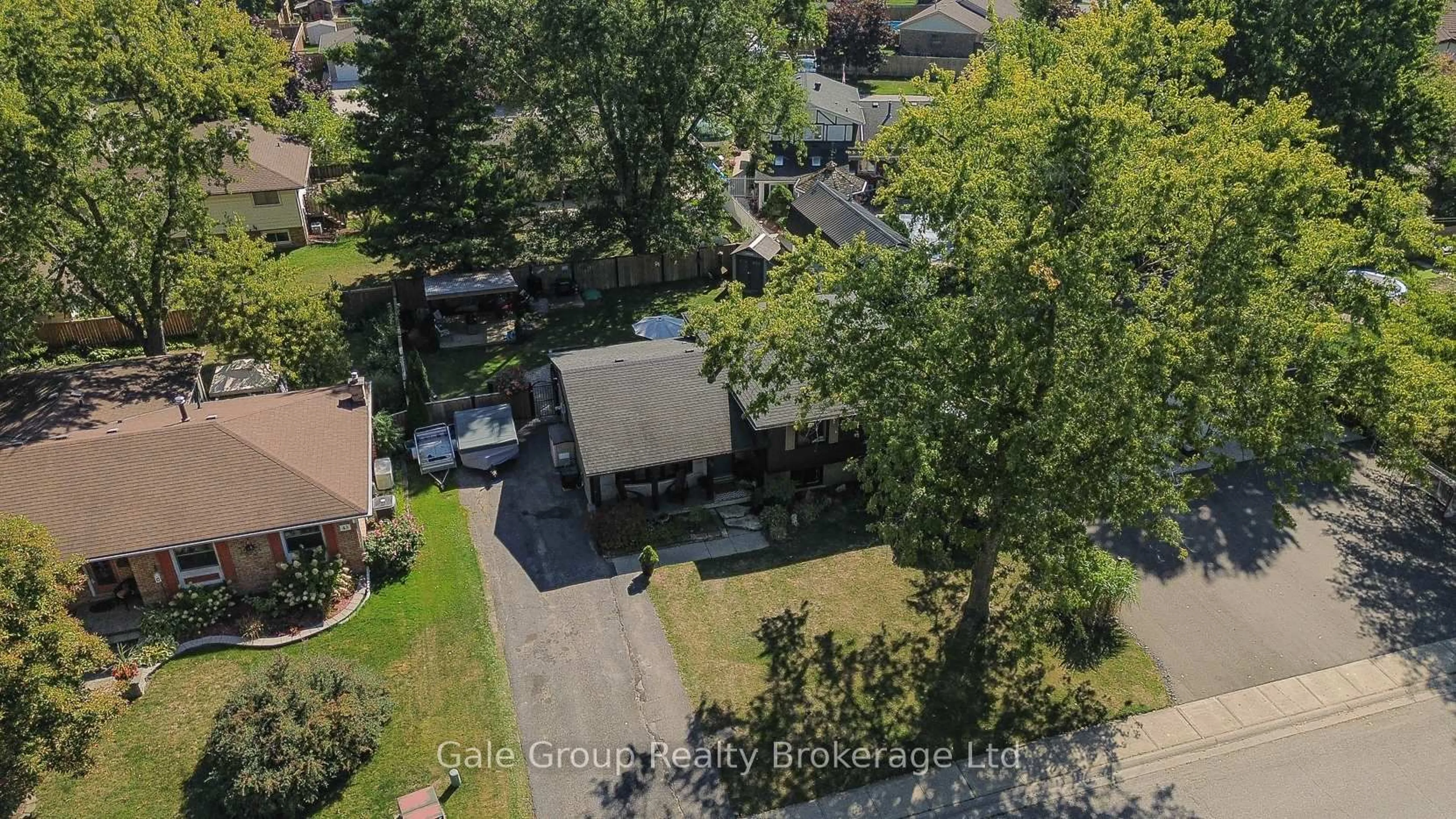 A pic from outside/outdoor area/front of a property/back of a property/a pic from drone, street for 45 Carman St, Norwich Ontario N0J 1P0